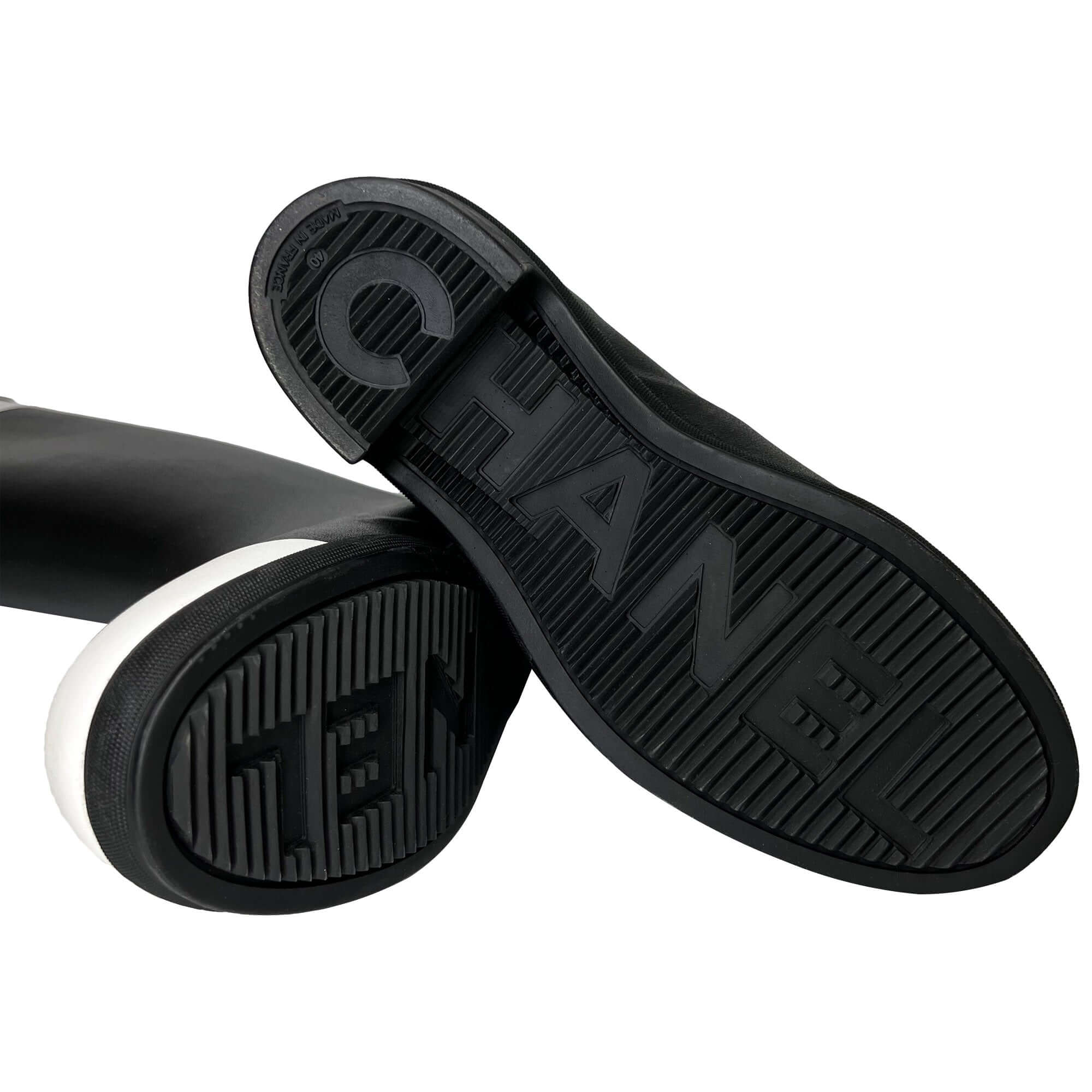 Pre owned Chanel logo white cap black Designer rain boots