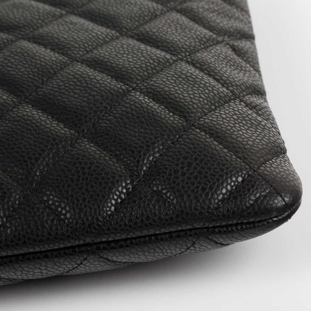 Chanel Caviar O-Case