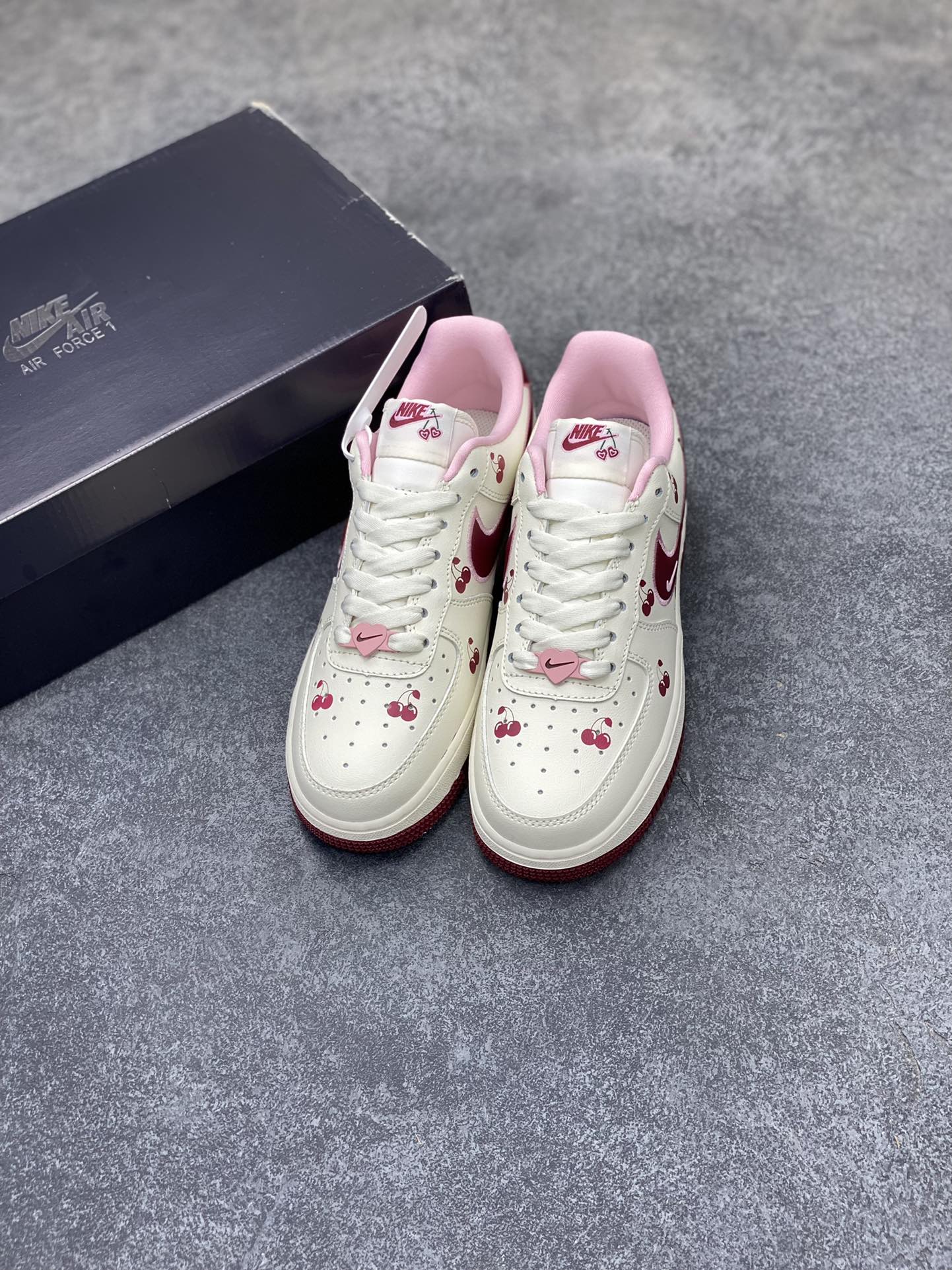 Designer Air ForGLAMI 1'07 Low Valentine's Day
