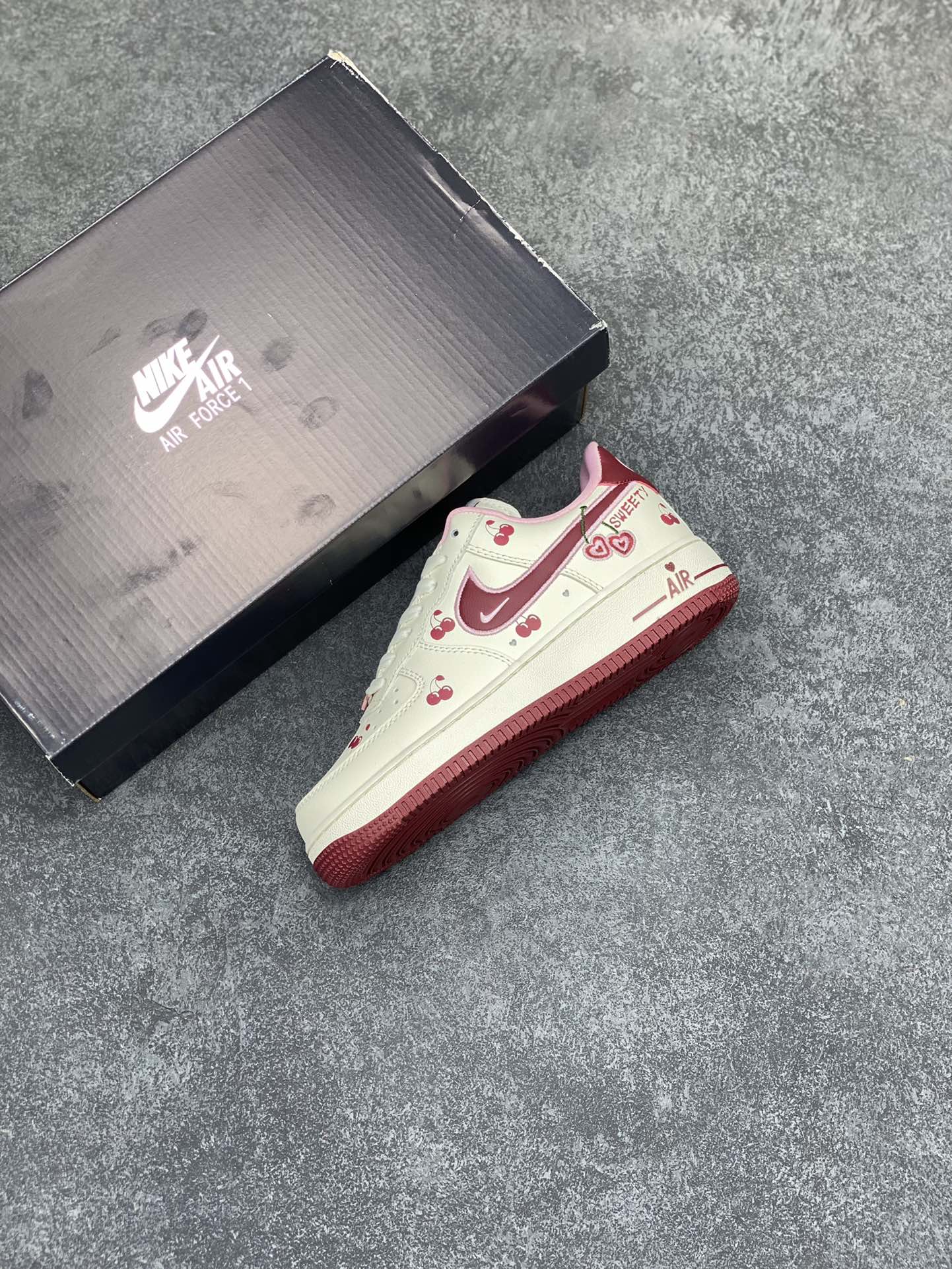 Designer Air ForGLAMI 1'07 Low Valentine's Day