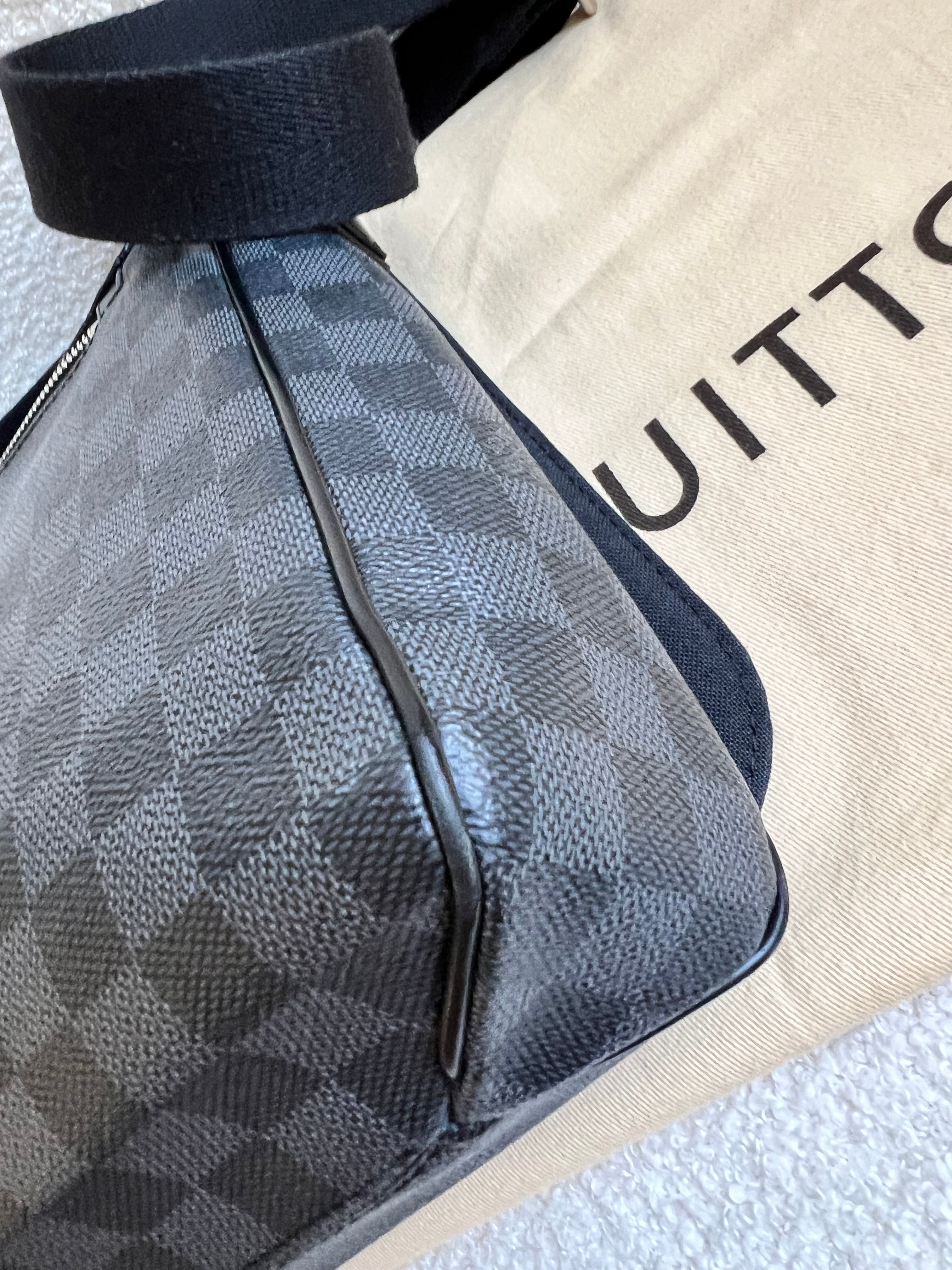 Louis Vuitton PM District Messenger Bag Damier Graphite
