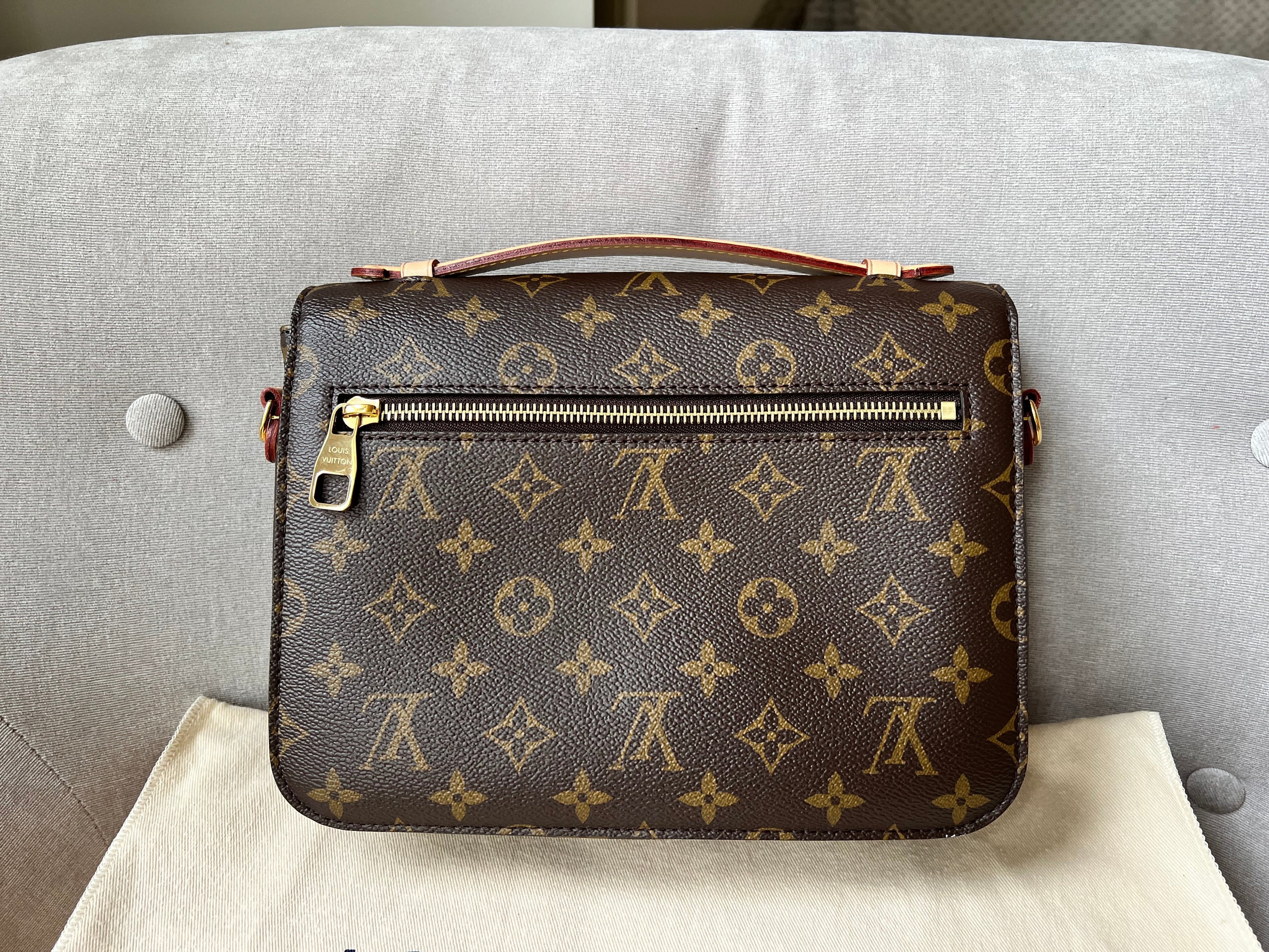 Louis Vuitton Pochette Metis Monogram (RRP £1,970)