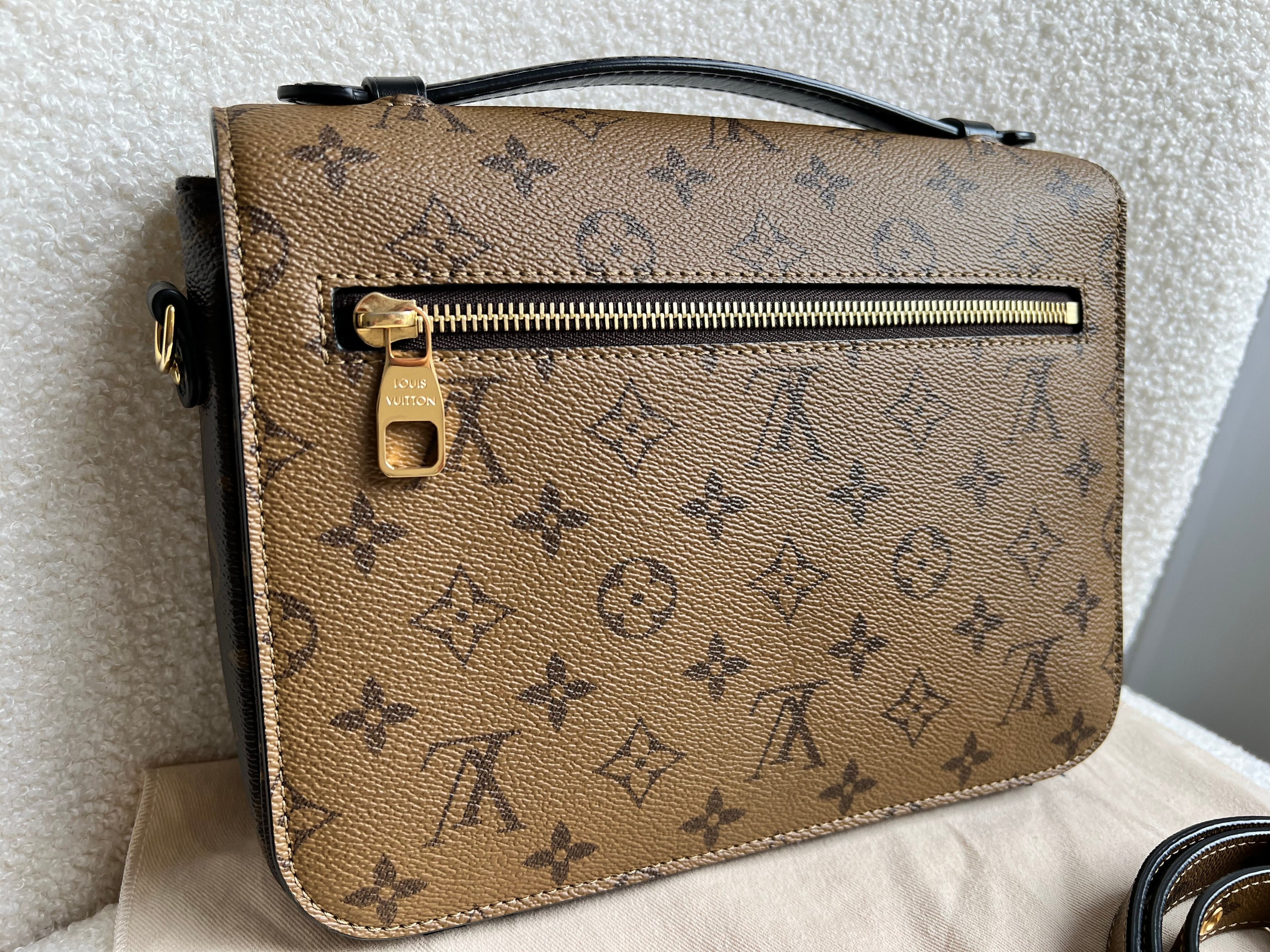 Louis Vuitton Pochette Metis Reverse Monogram (RRP £1,970)
