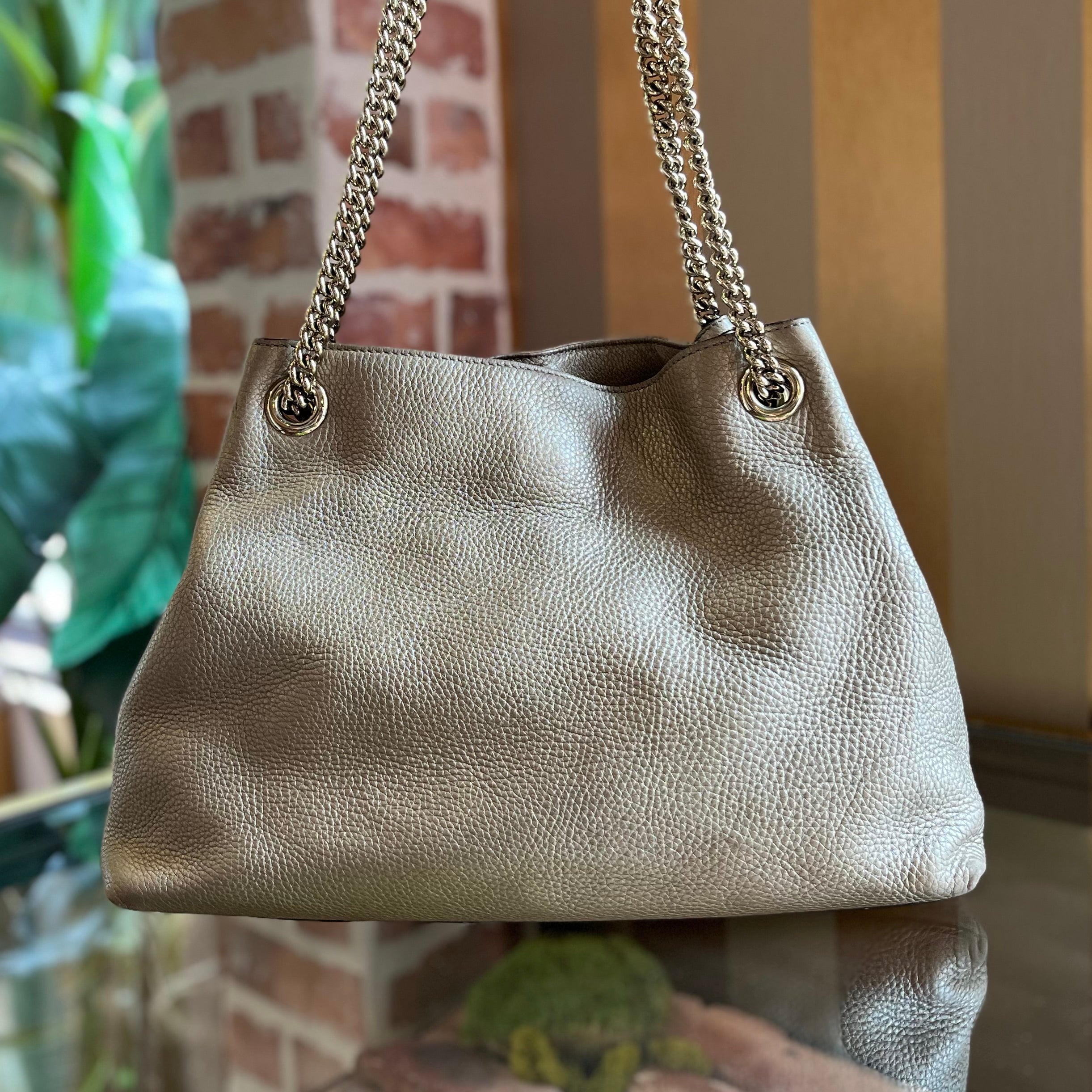 GUCCI Medium Soho Chain Metallic Pebbled Shoulder Bag