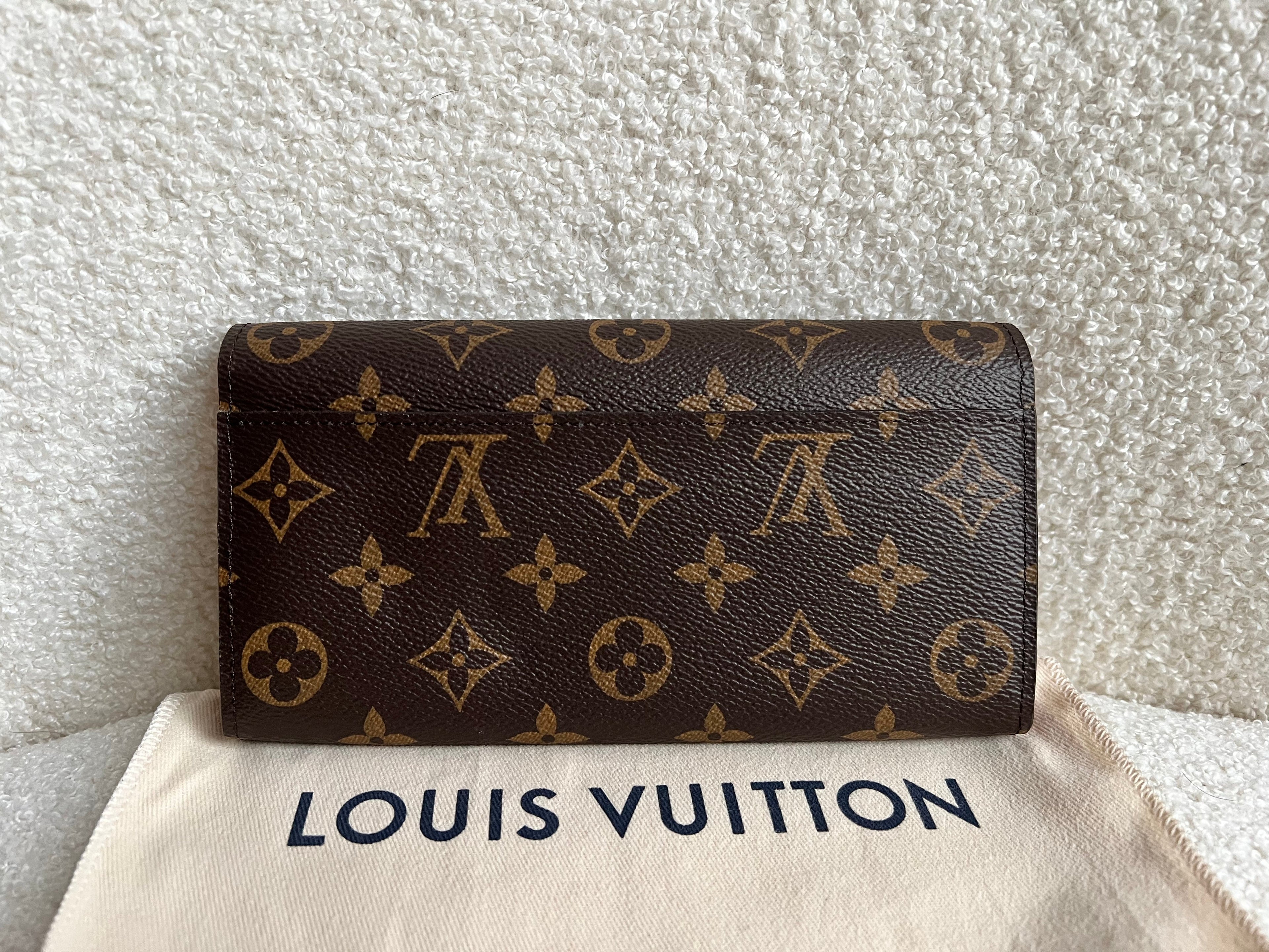 Louis Vuitton Sarah Wallet in Monogram and Fuchsia  (RRP £490)