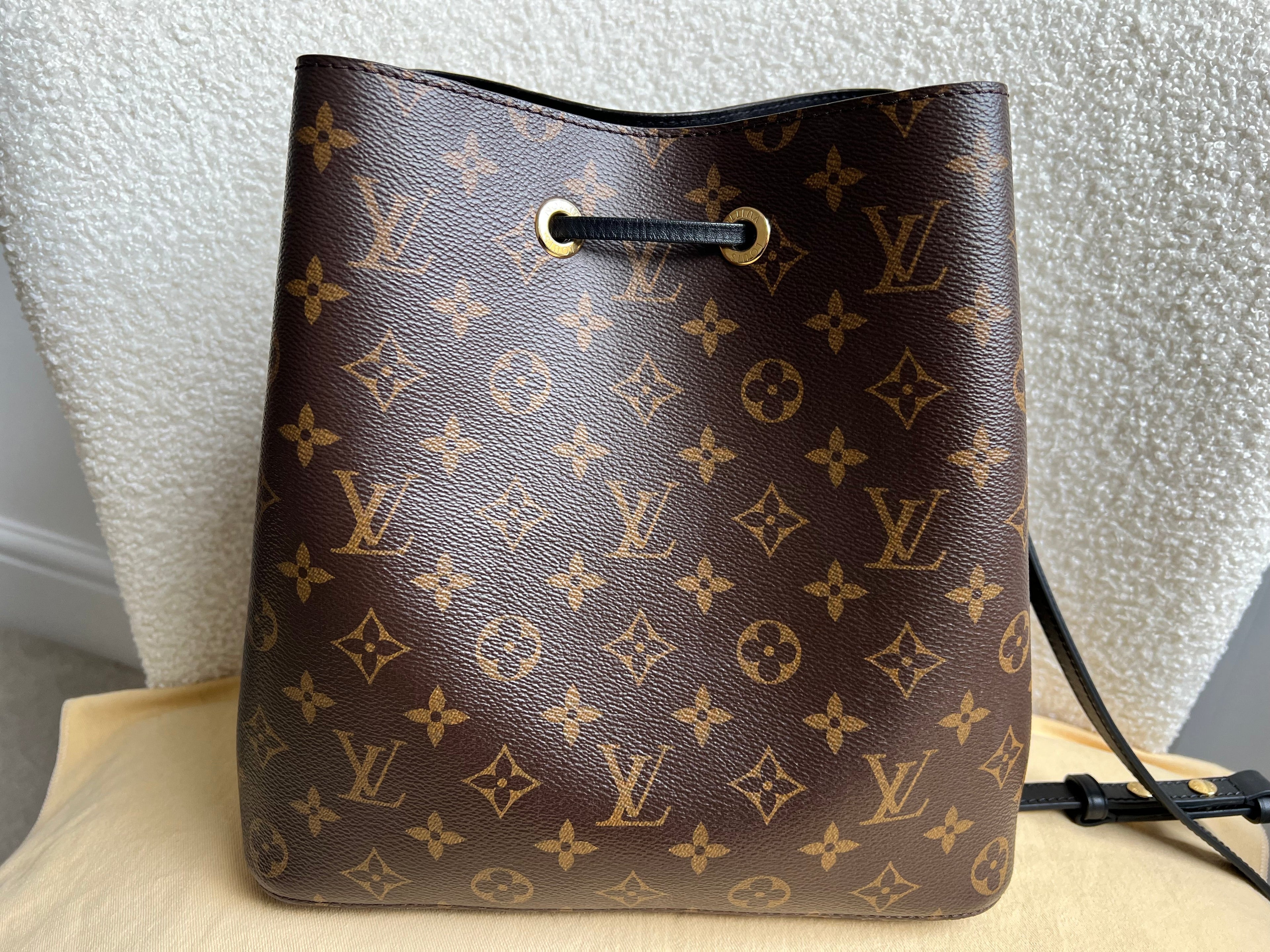 Louis Vuitton Neo Noe Monogram and Black (RRP £1,560)
