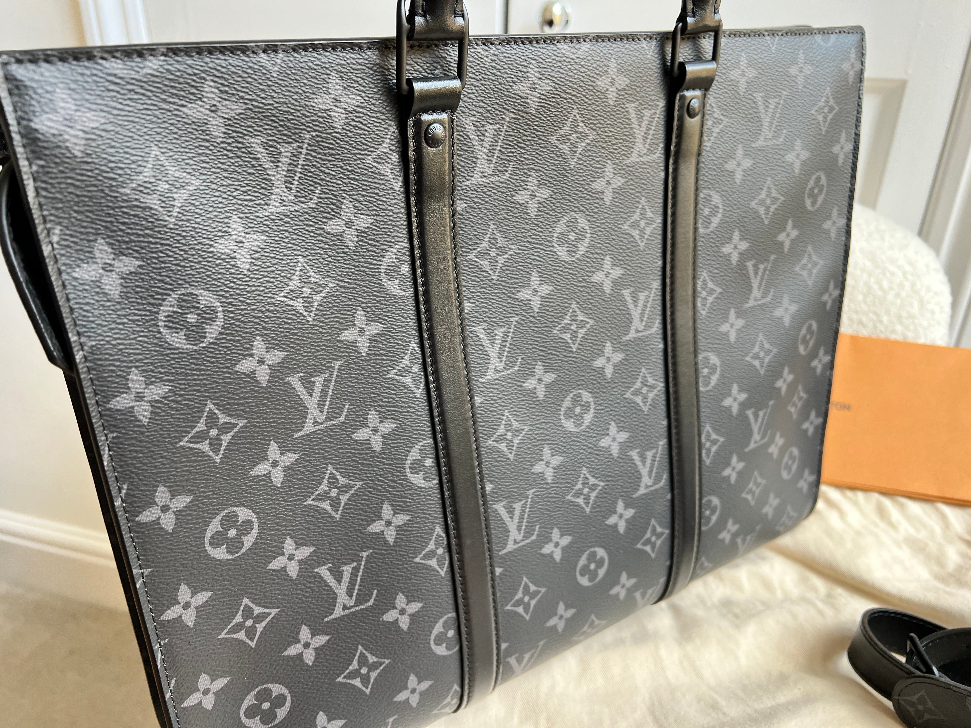 Louis Vuitton Sac Plat Horizontal Zippe Monogram Eclipse (RRP £2060)