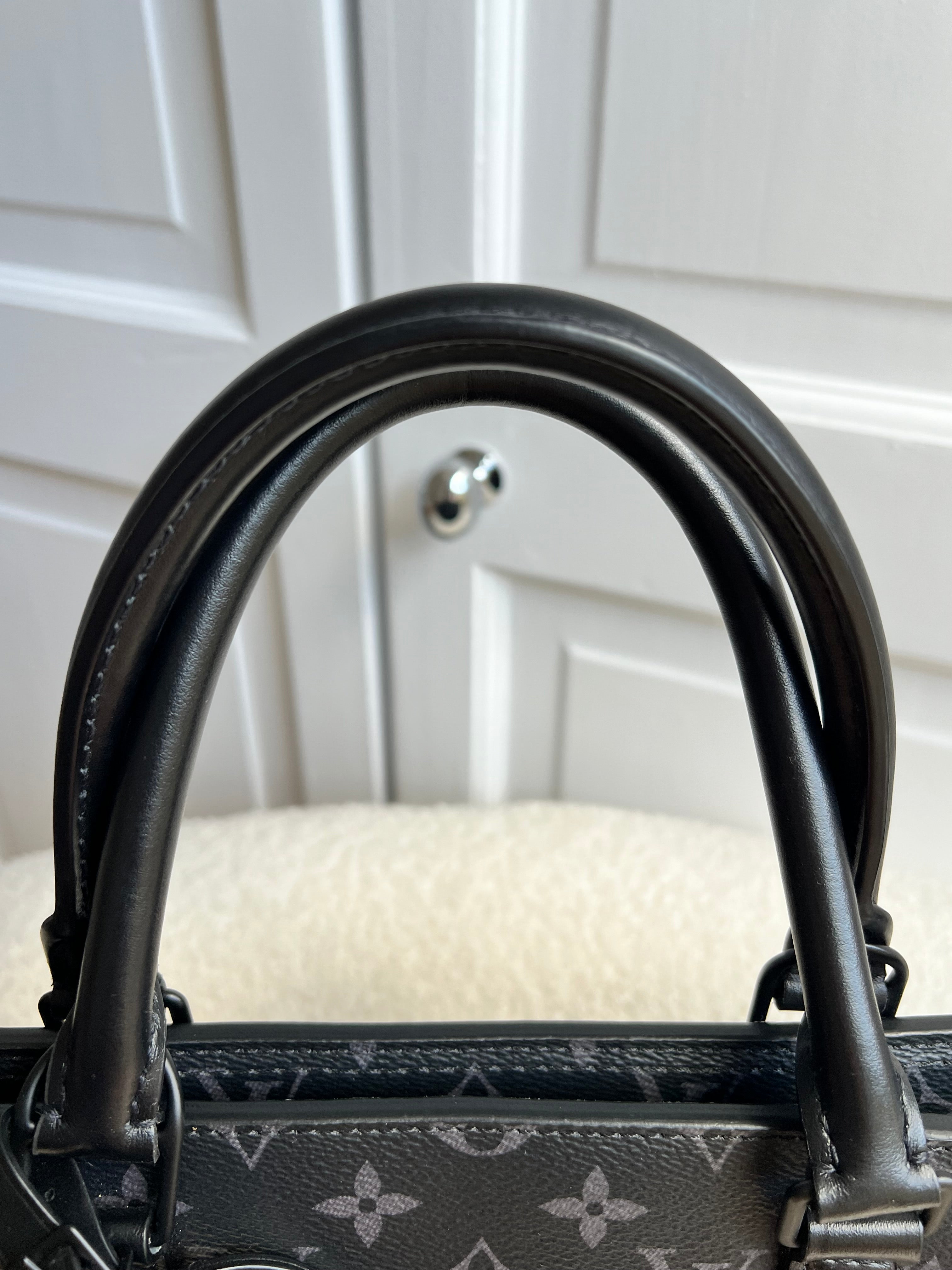 Louis Vuitton Sac Plat Horizontal Zippe Monogram Eclipse (RRP £2060)