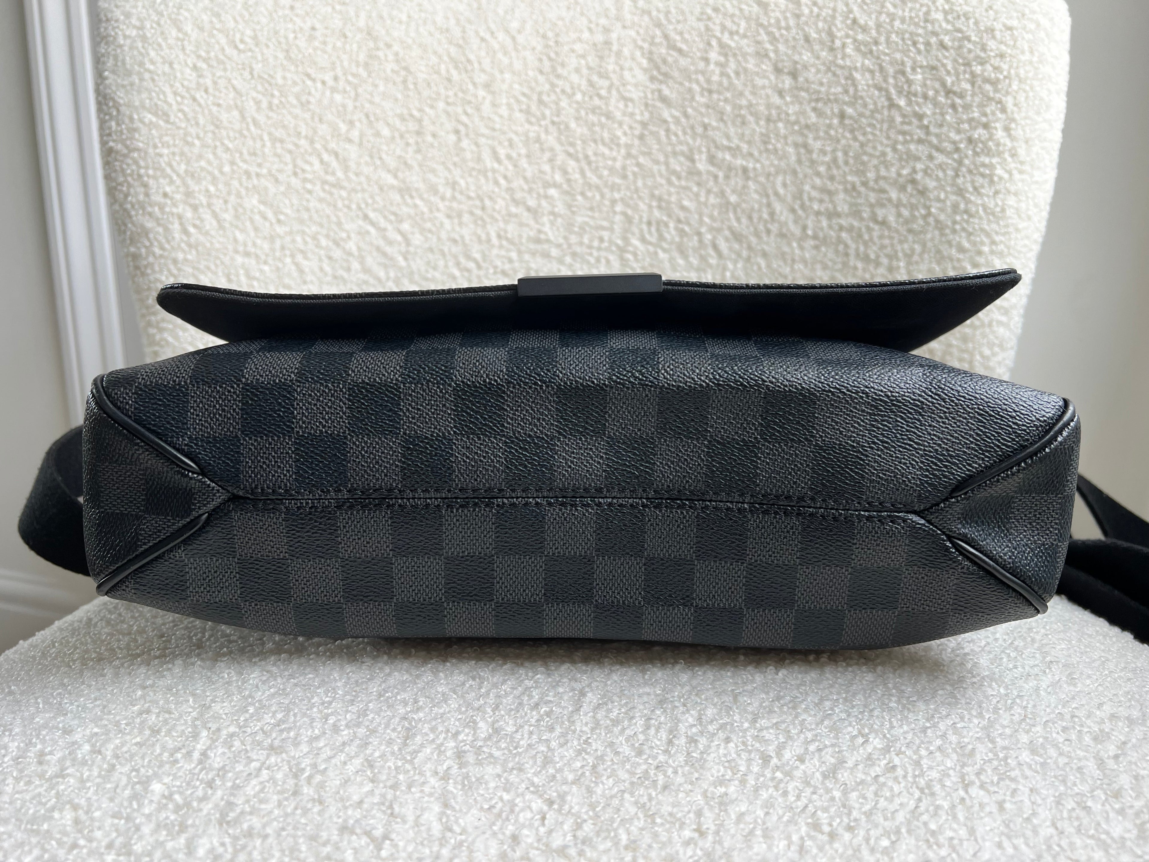Louis Vuitton PM District Messenger Bag Damier Graphite