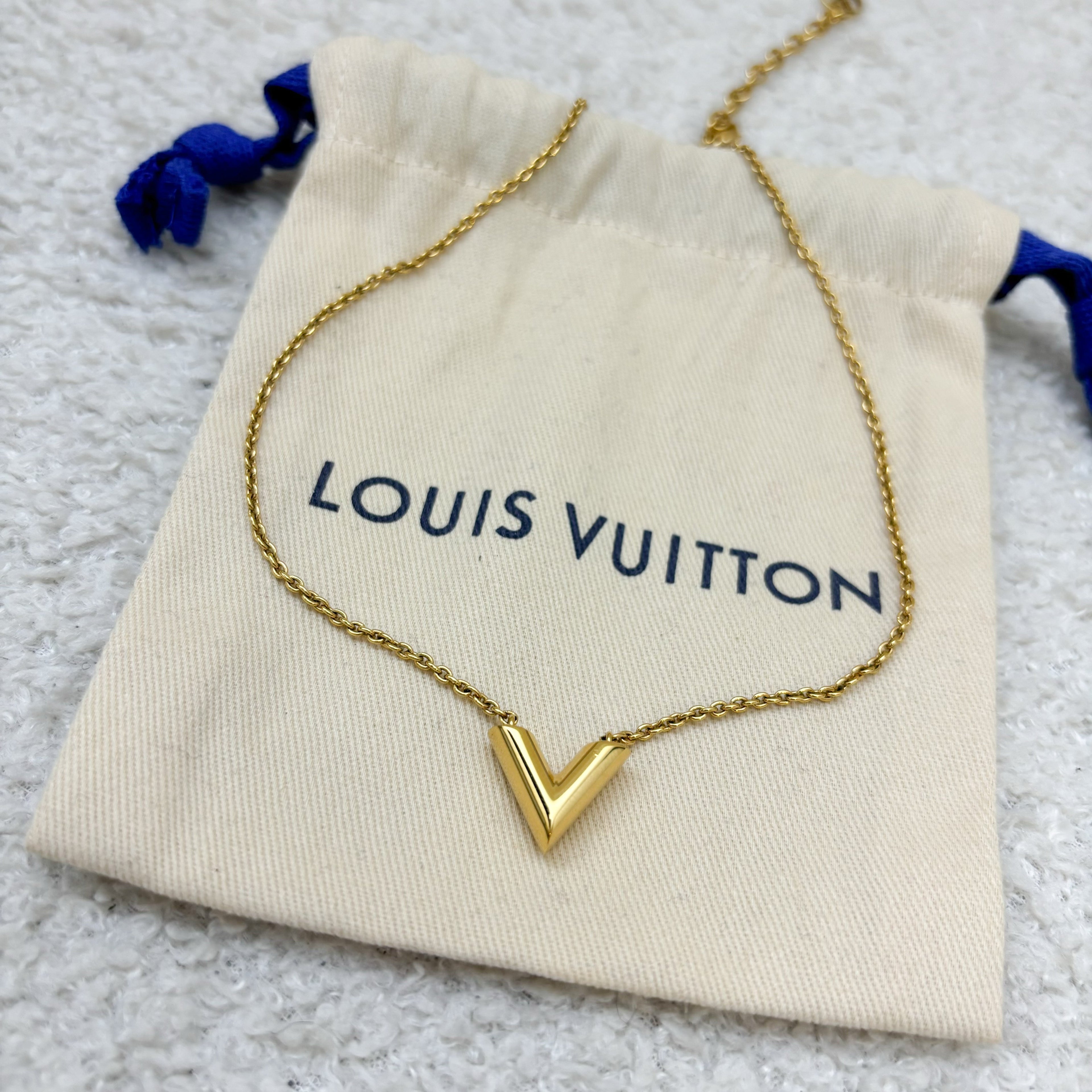 LV Essential V Necklace in Gold Tone HW