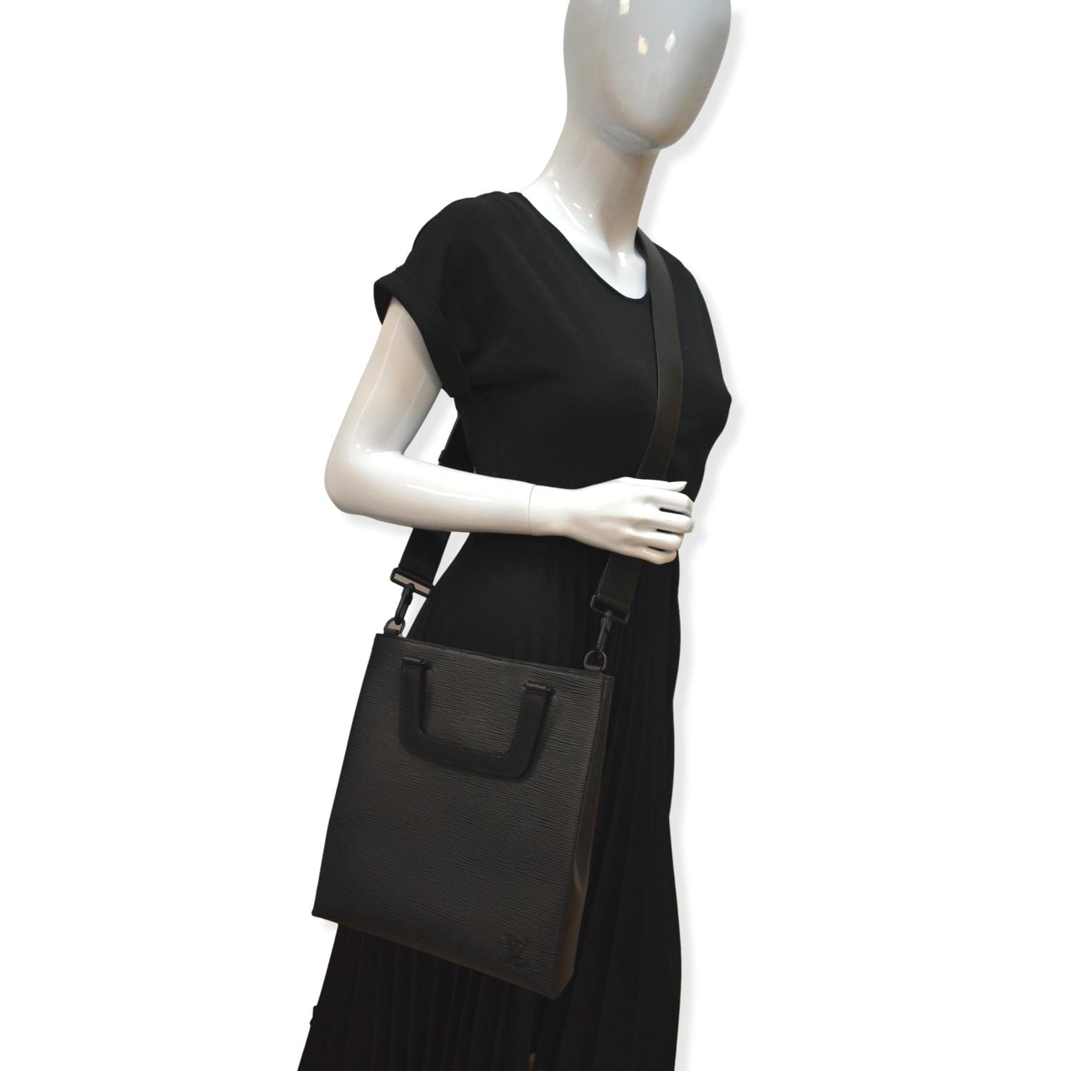 LOUIS VUITTON Petit Sac Plat Epi Leather Crossbody Bag Black