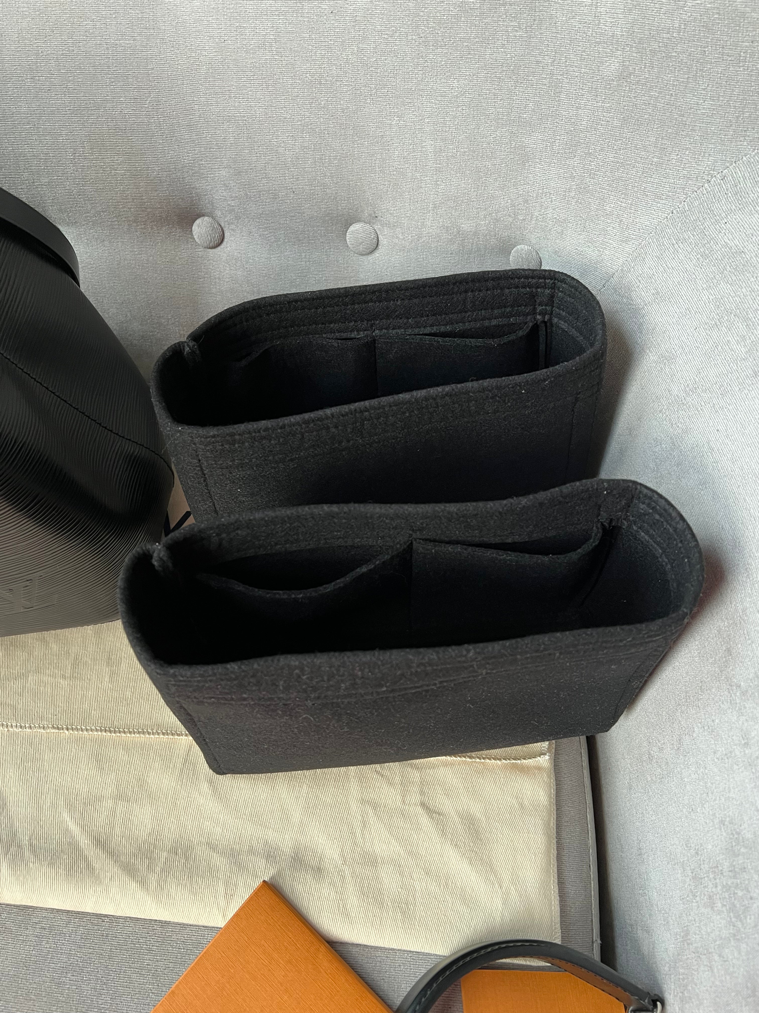 Louis Vuitton Neo Noe Bucket Bag Black Epi (RRP £1,930)