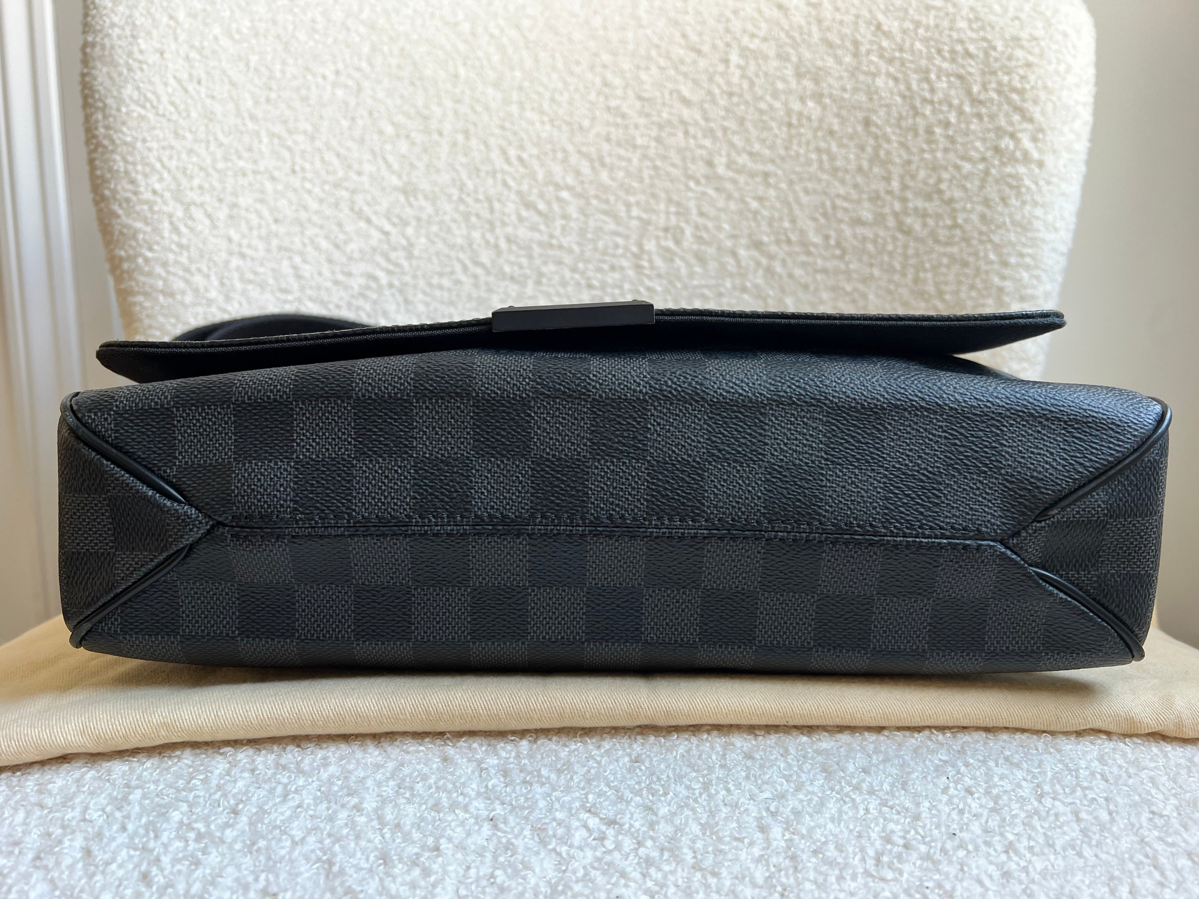 Louis Vuitton PM District Messenger Bag Damier Graphite