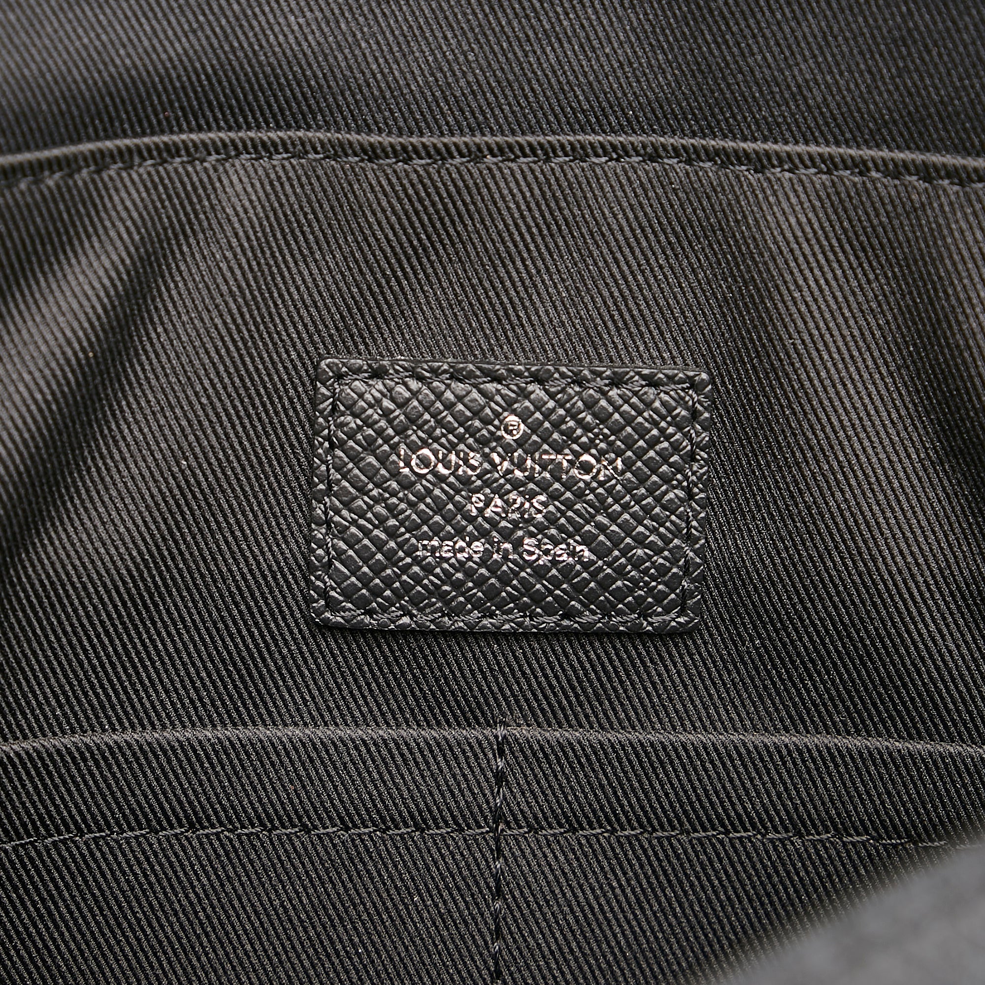 Louis Vuitton Outdoor Flap Messenger Black TaÃƒÆ’Ã‚Â¯garama