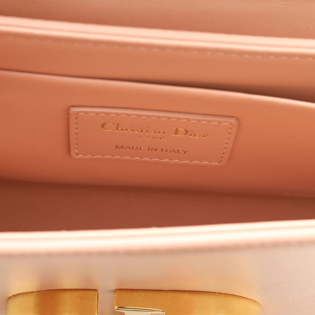 30 Montaigne Box Bag