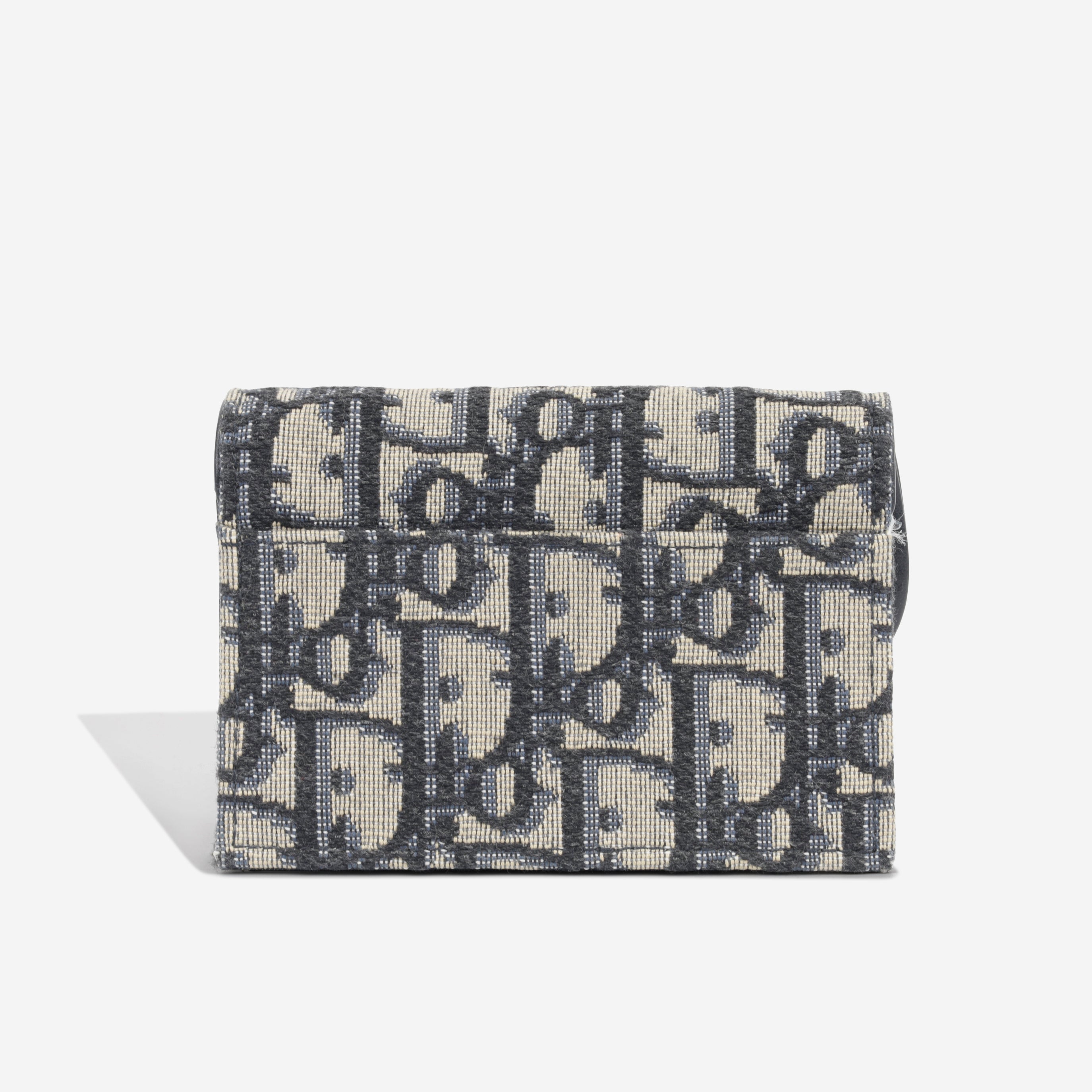 Saddle Flap Card Holder