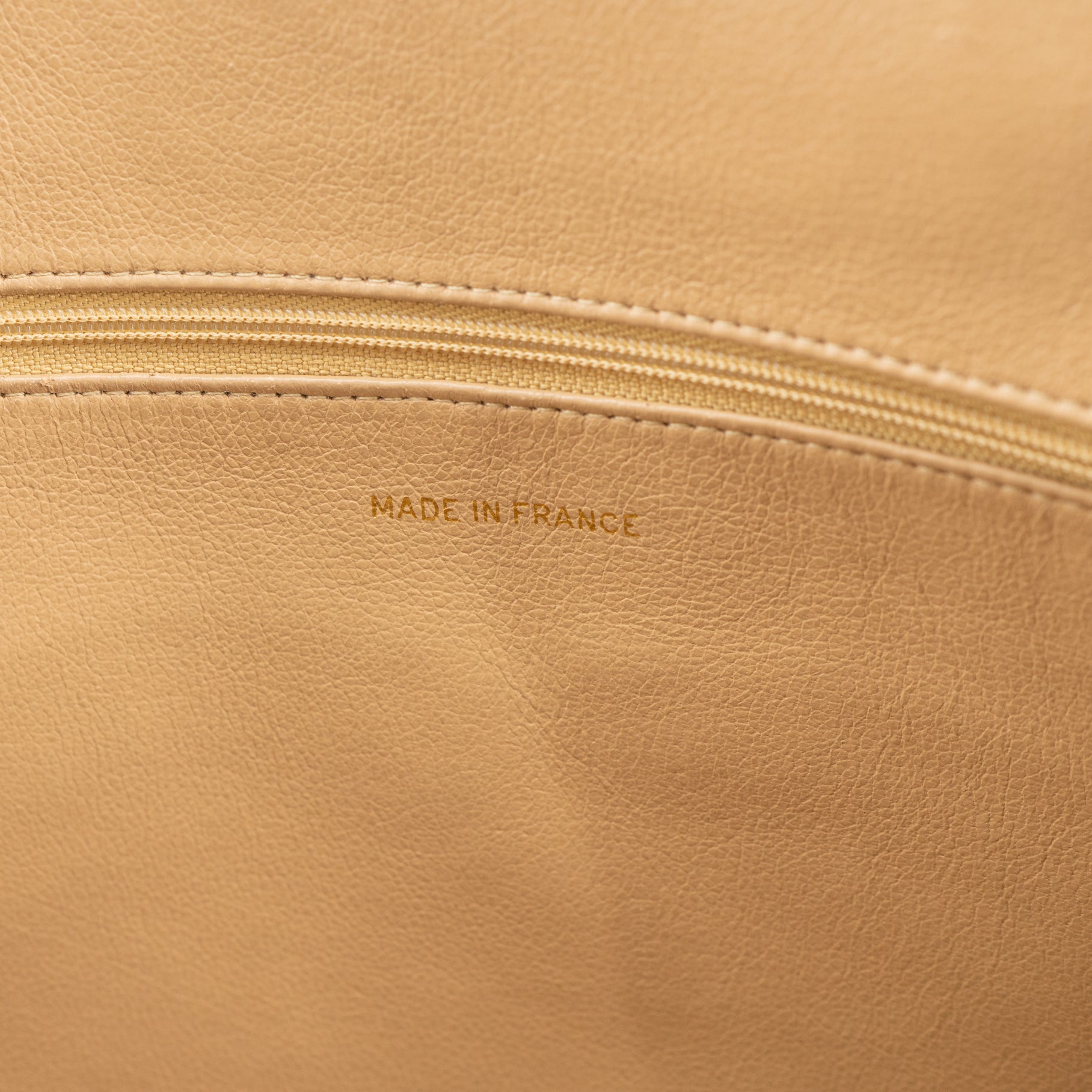 CHANEL VINTAGE golden ball shoulder bag