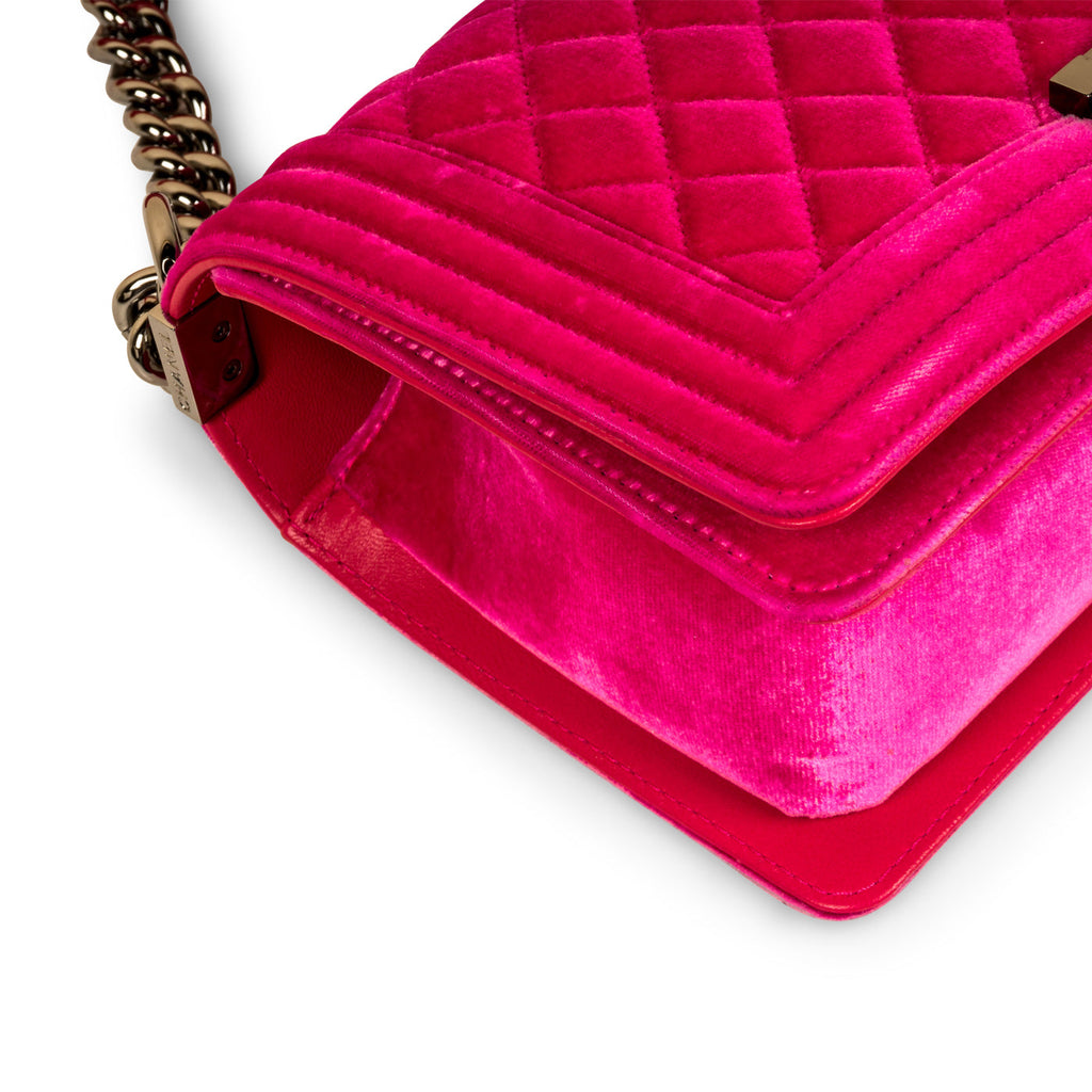 Chanel Boy Bag - Medium - Velvet