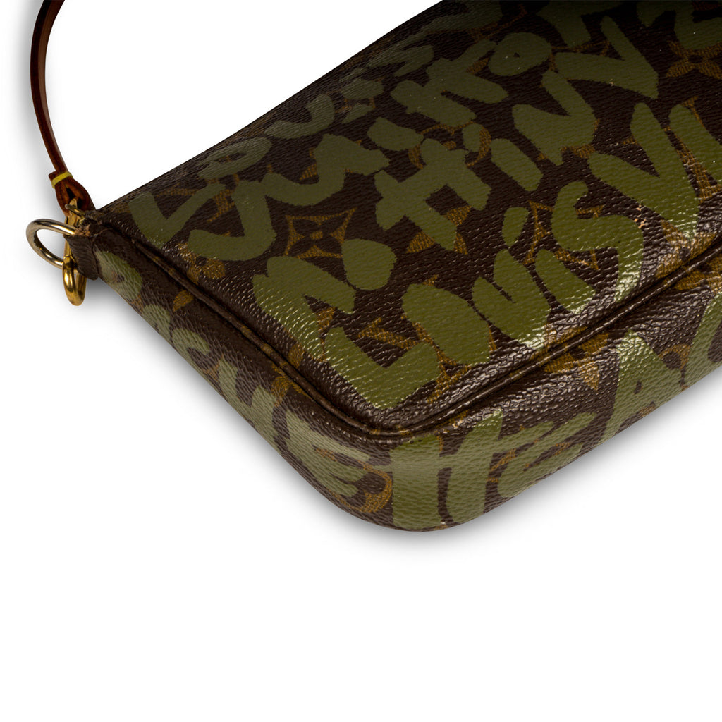 Louis Vuitton Graffiti Pochette