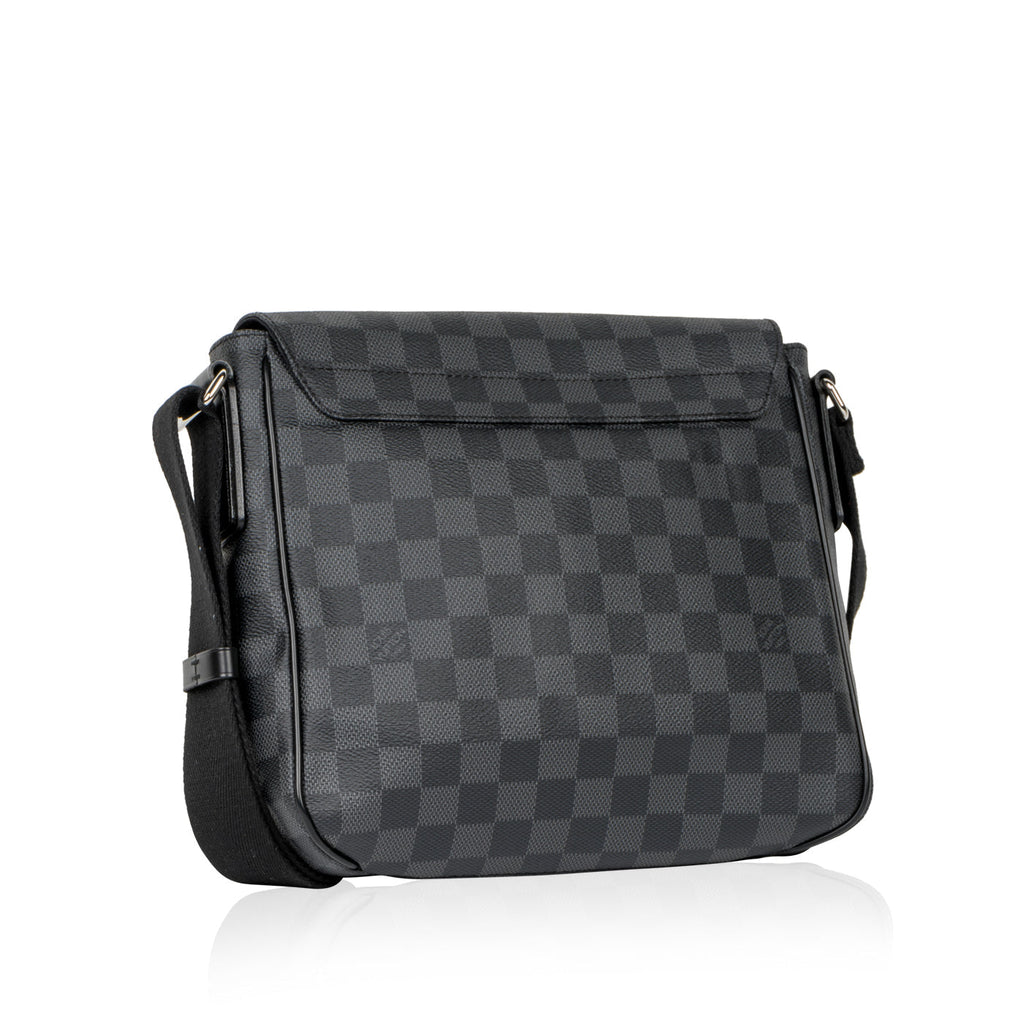 Louis Vuitton District PM