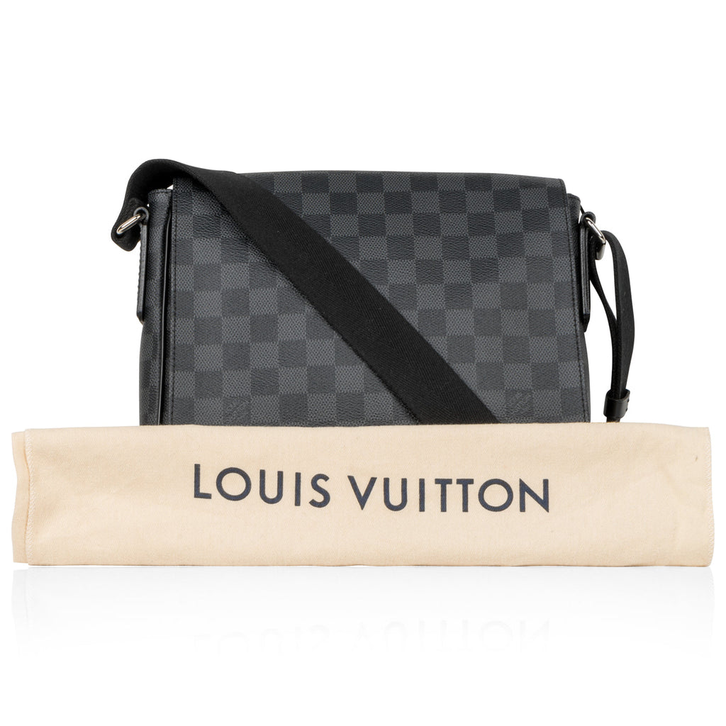 Louis Vuitton District PM