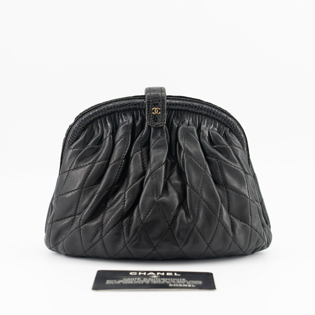 CHANEL vintage shoulder bag