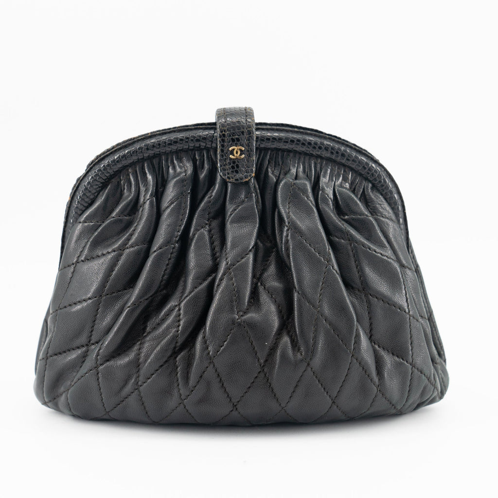 CHANEL vintage shoulder bag
