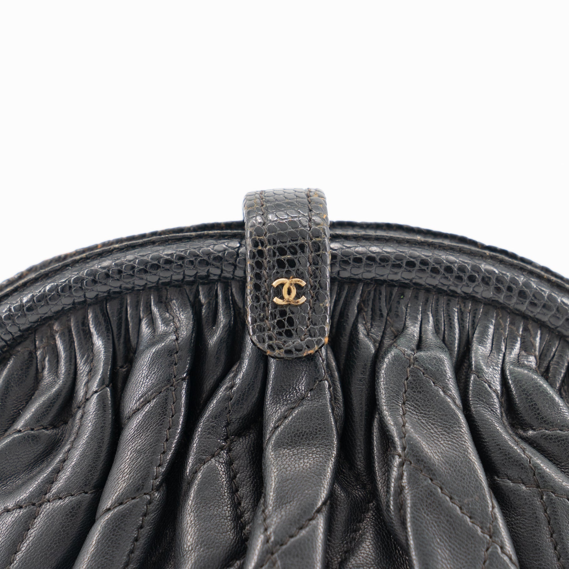 CHANEL vintage shoulder bag