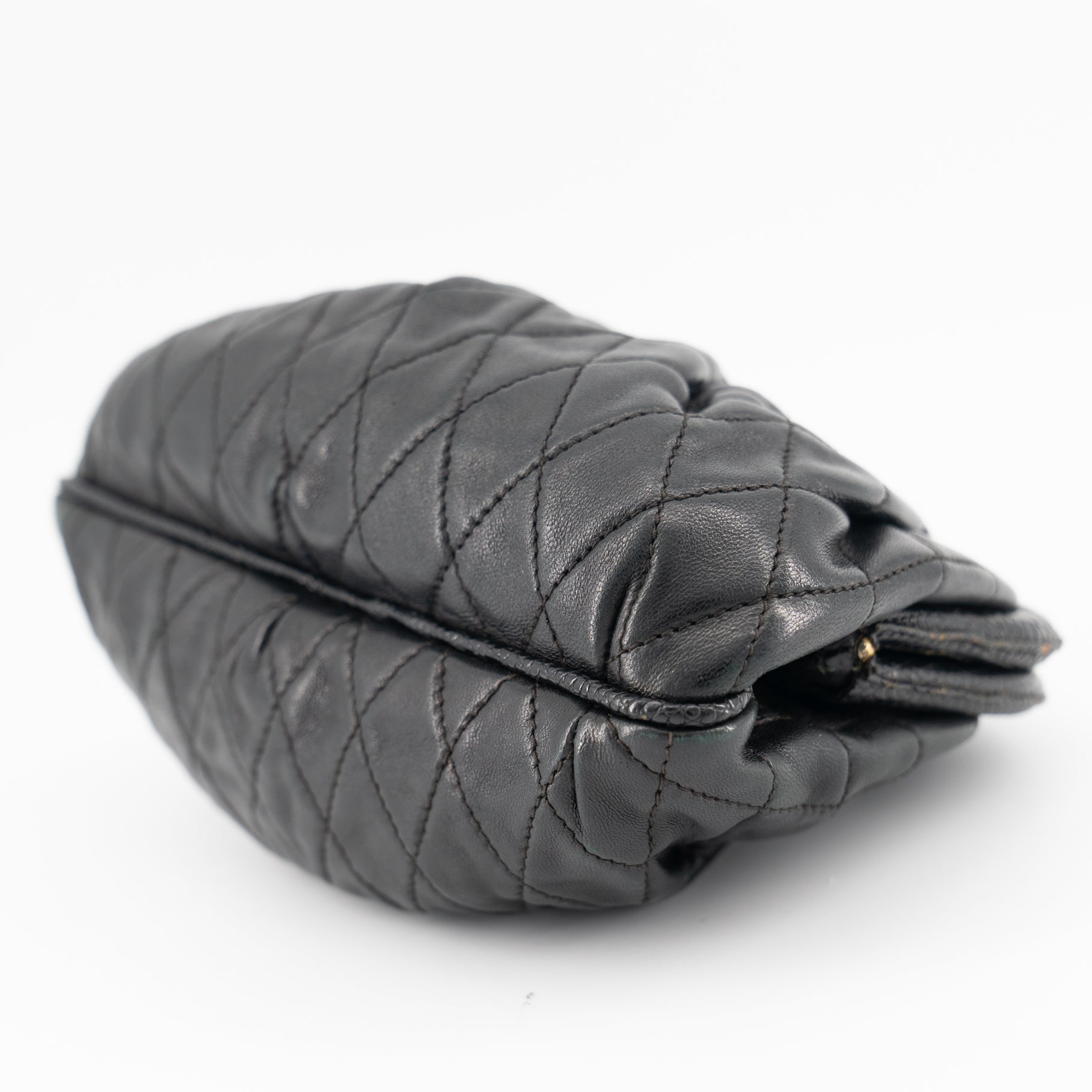 CHANEL vintage shoulder bag