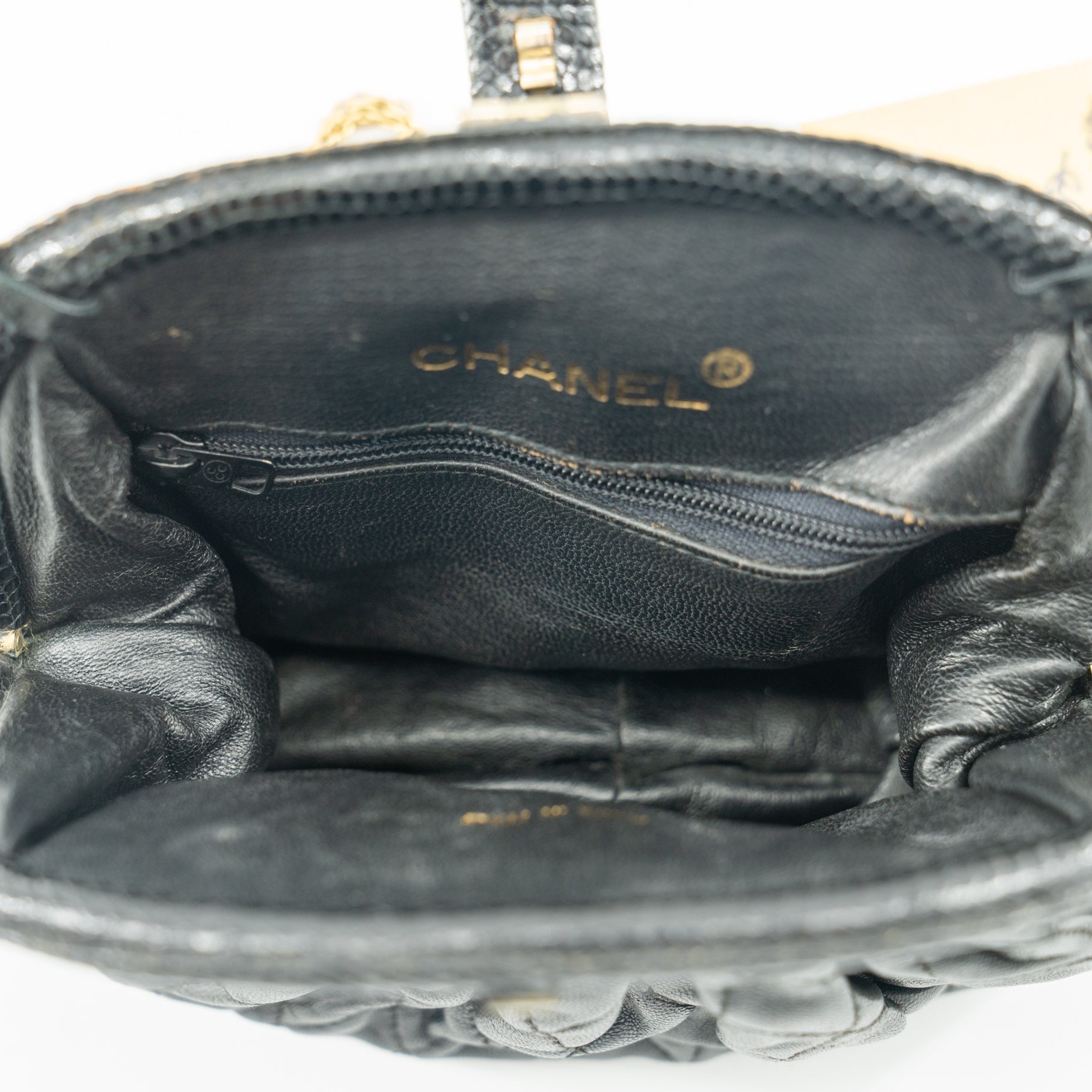 CHANEL vintage shoulder bag