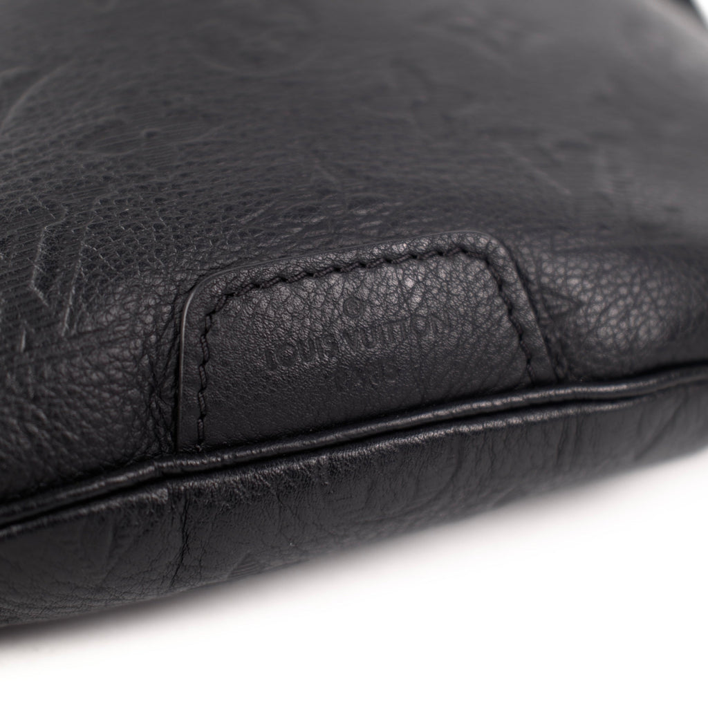 Louis Vuitton Men Bumbag Black