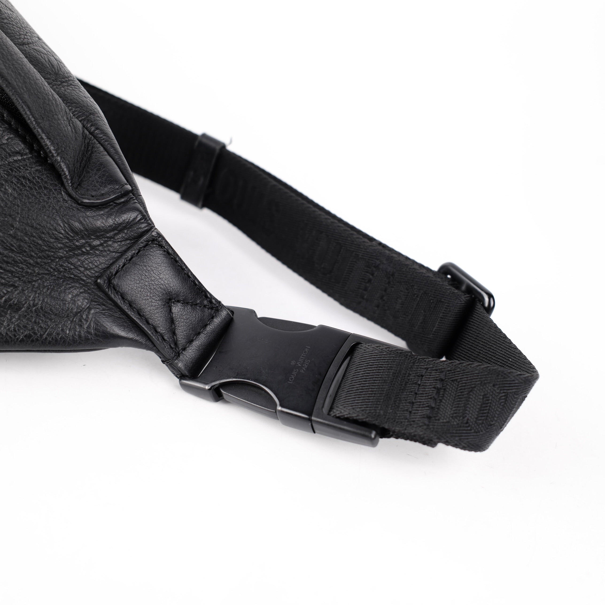 Louis Vuitton Men Bumbag Black