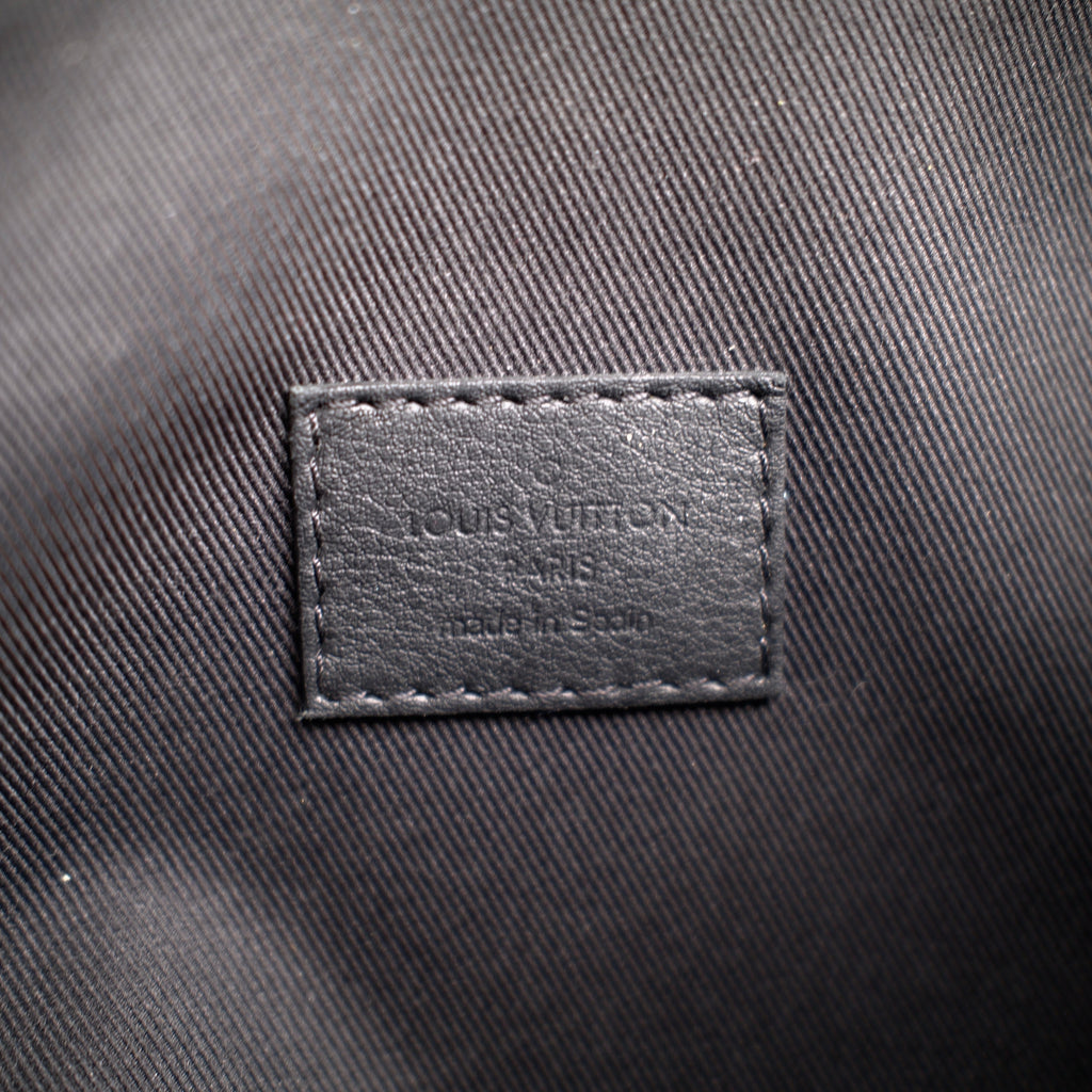 Louis Vuitton Men Bumbag Black