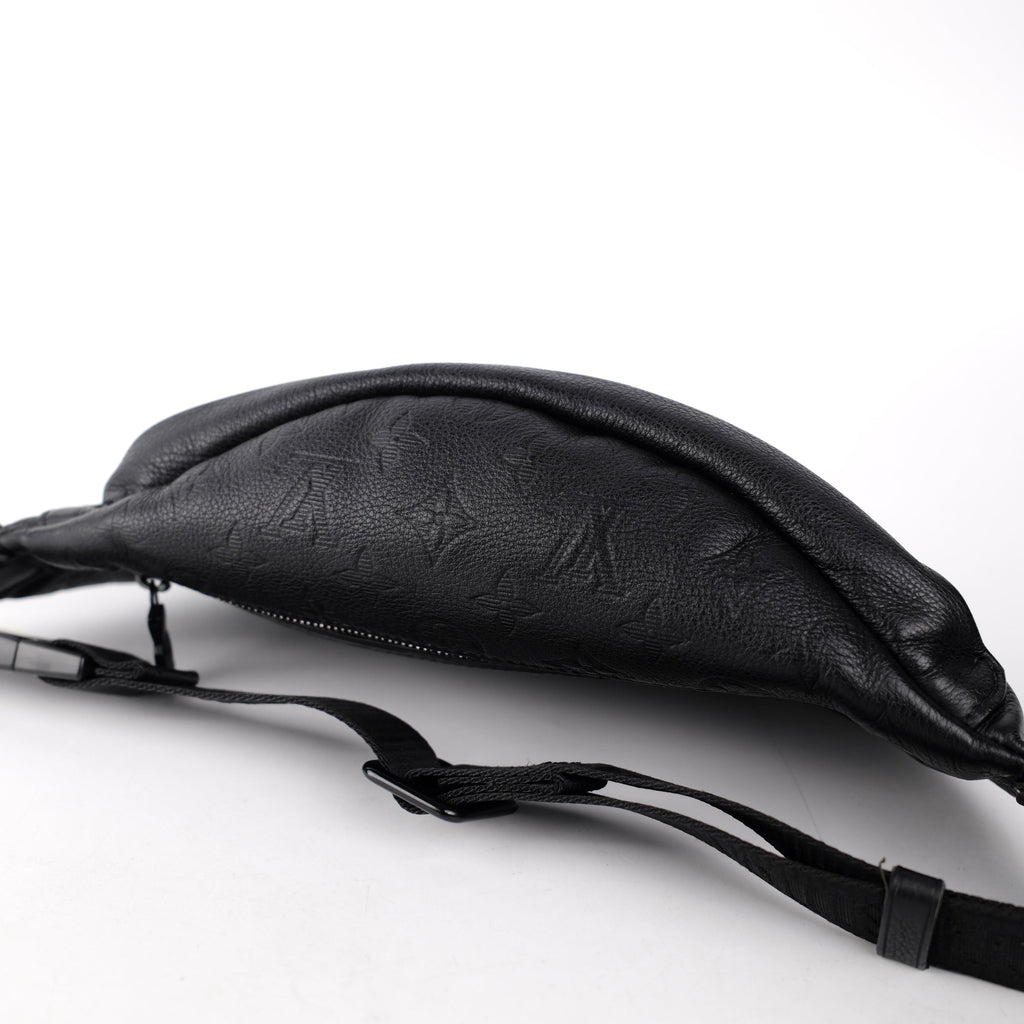 Louis Vuitton Men Bumbag Black