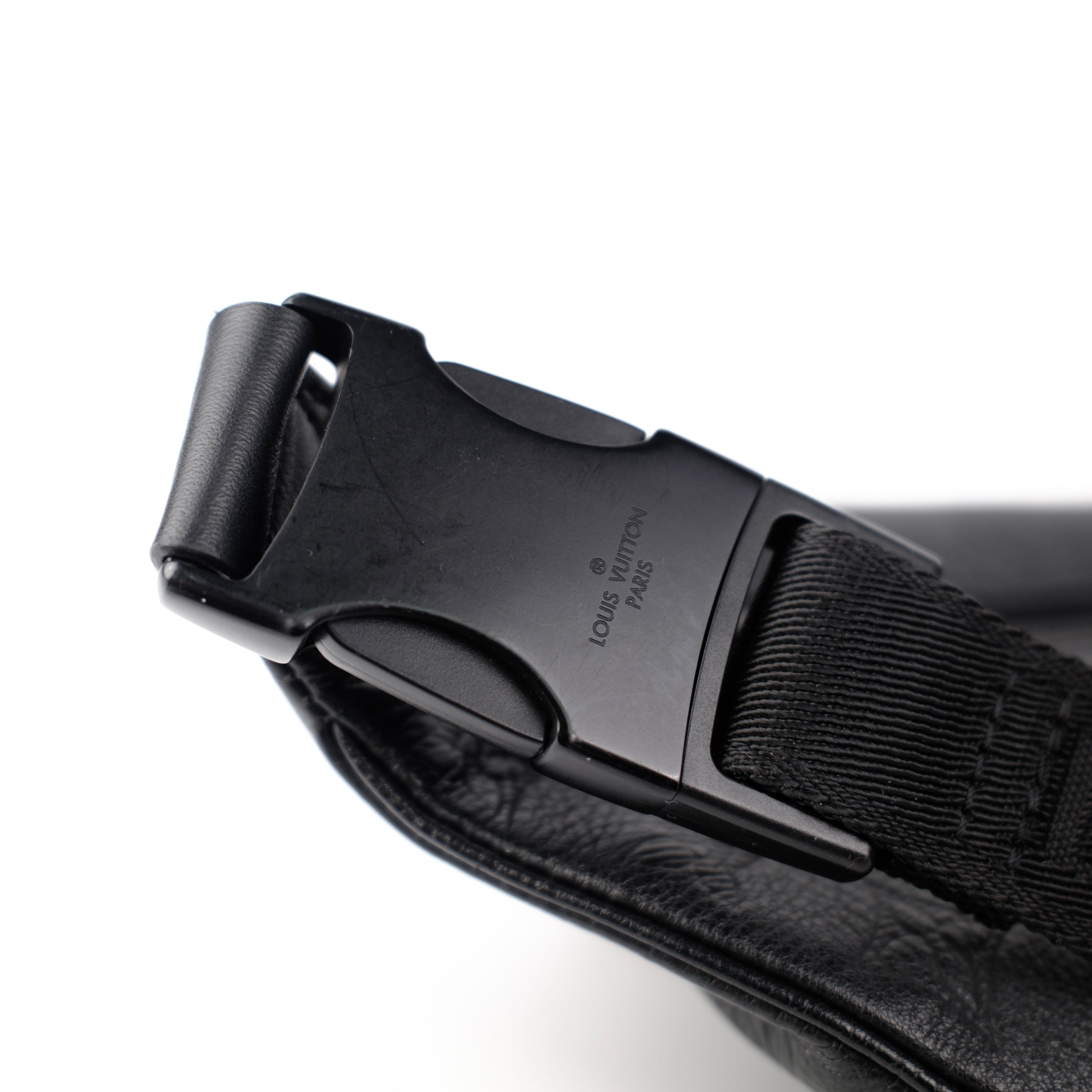 Louis Vuitton Men Bumbag Black