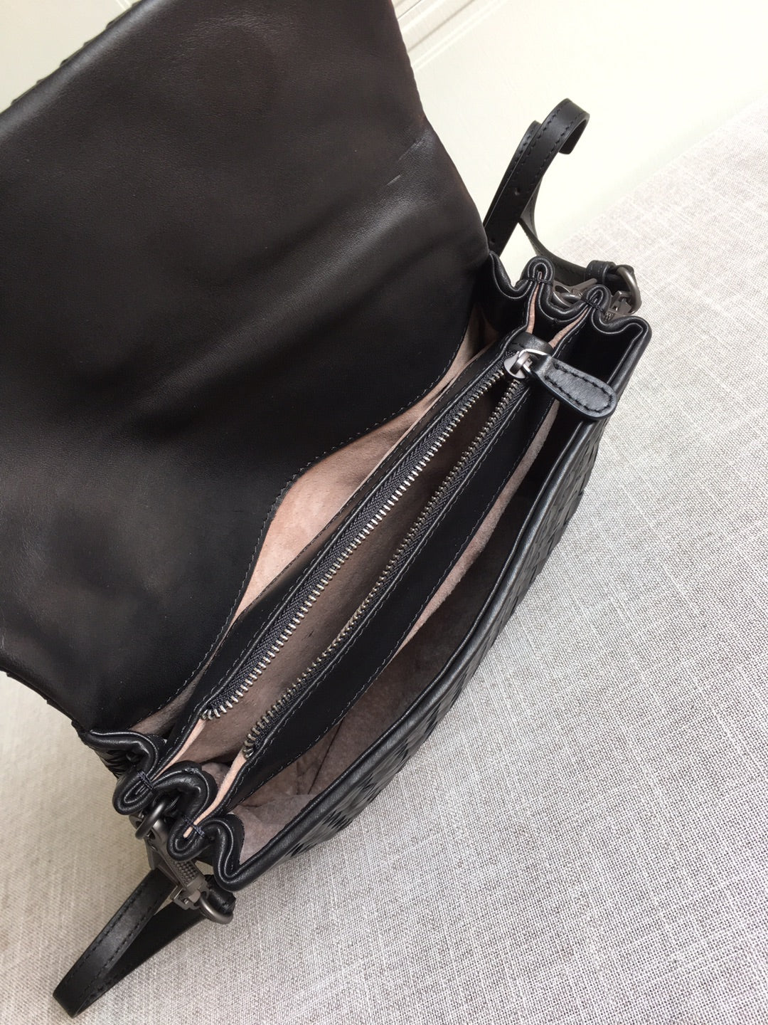 GLAMI Classic Intrecciato Black, For Women, WomenÃƒÂ¢Ã¢â€šÂ¬Ã¢â€žÂ¢s Bags 8.9in/22.5cm