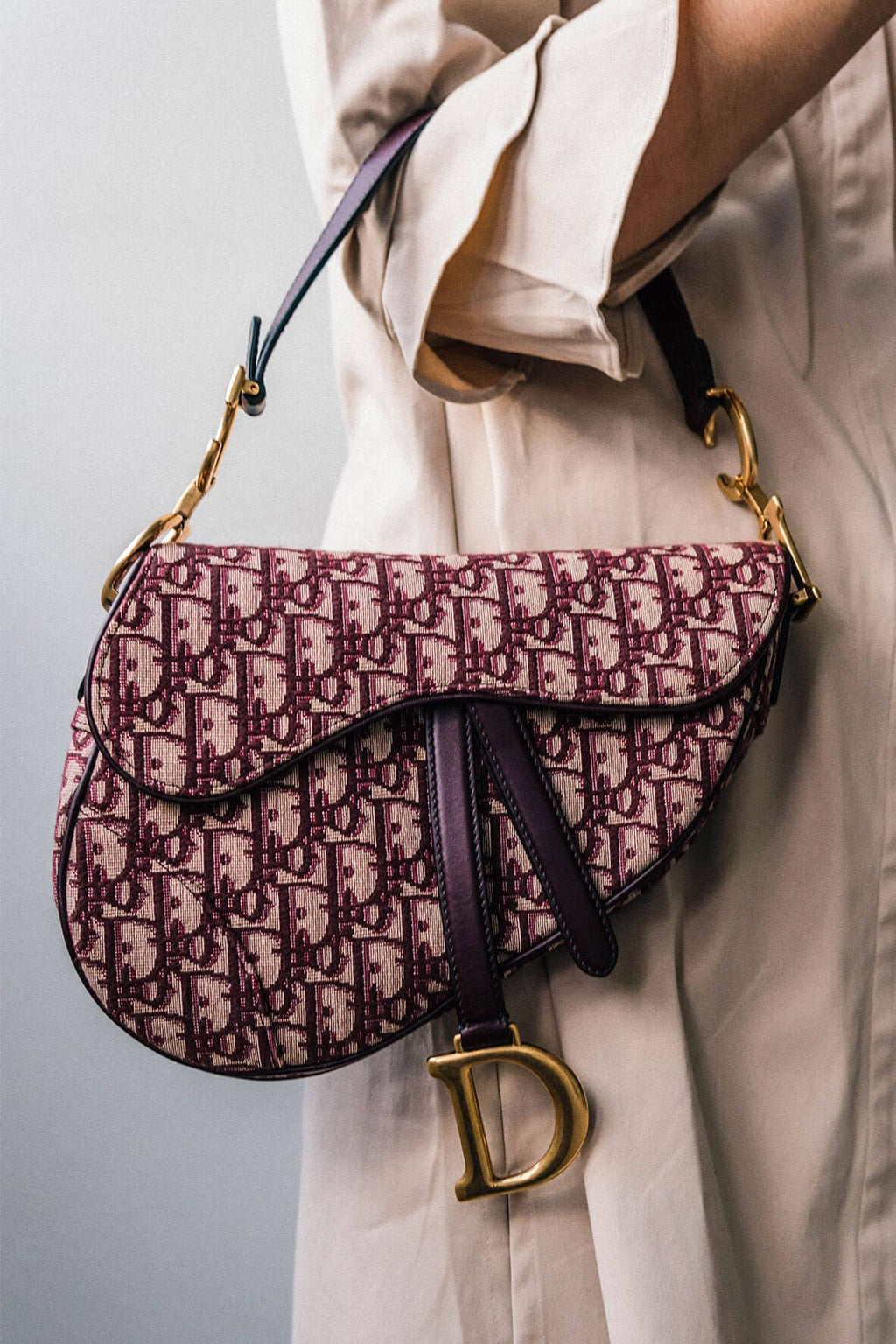 Oblique Saddle Maroon