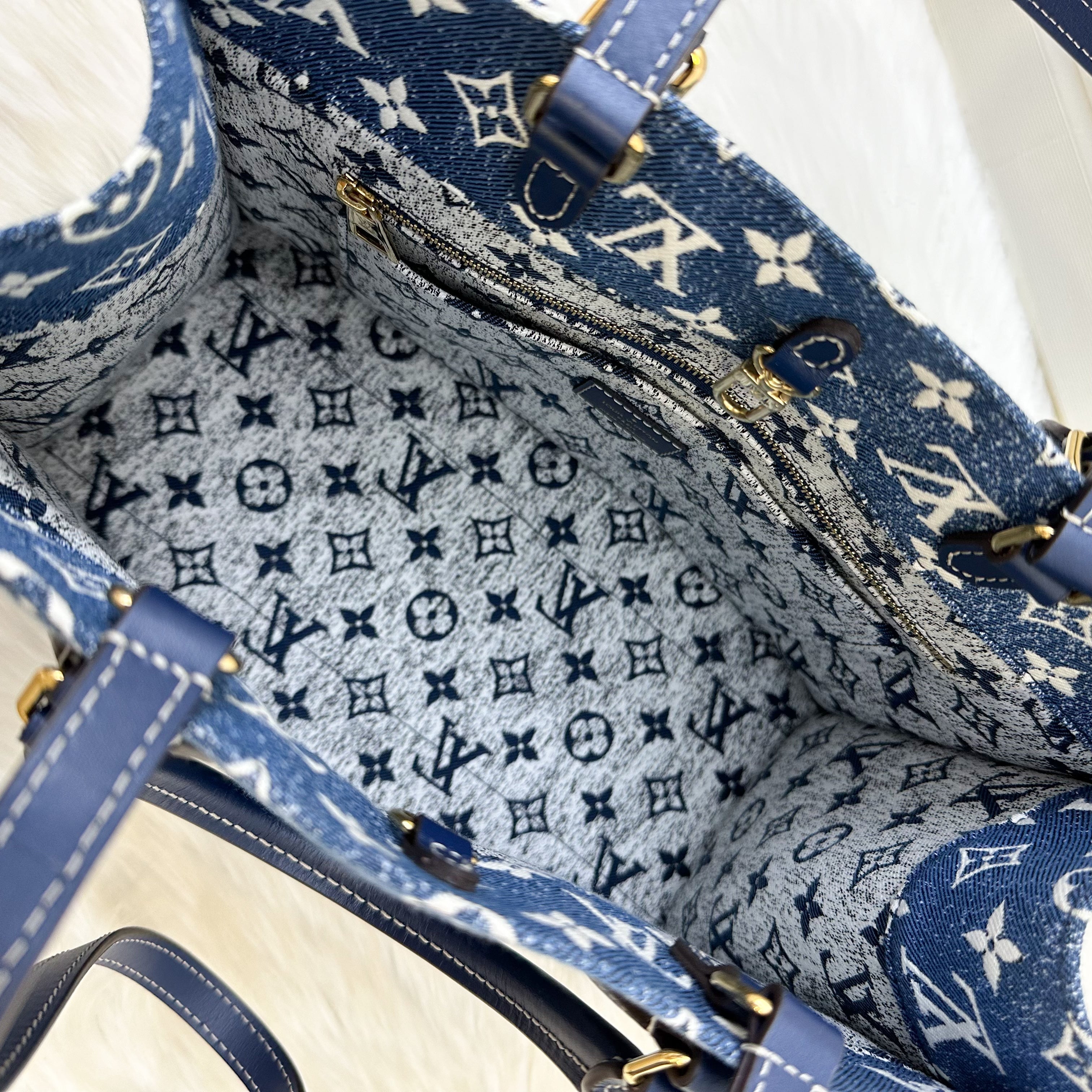LV Onthego MM in Ombre Blue Denim and GHW