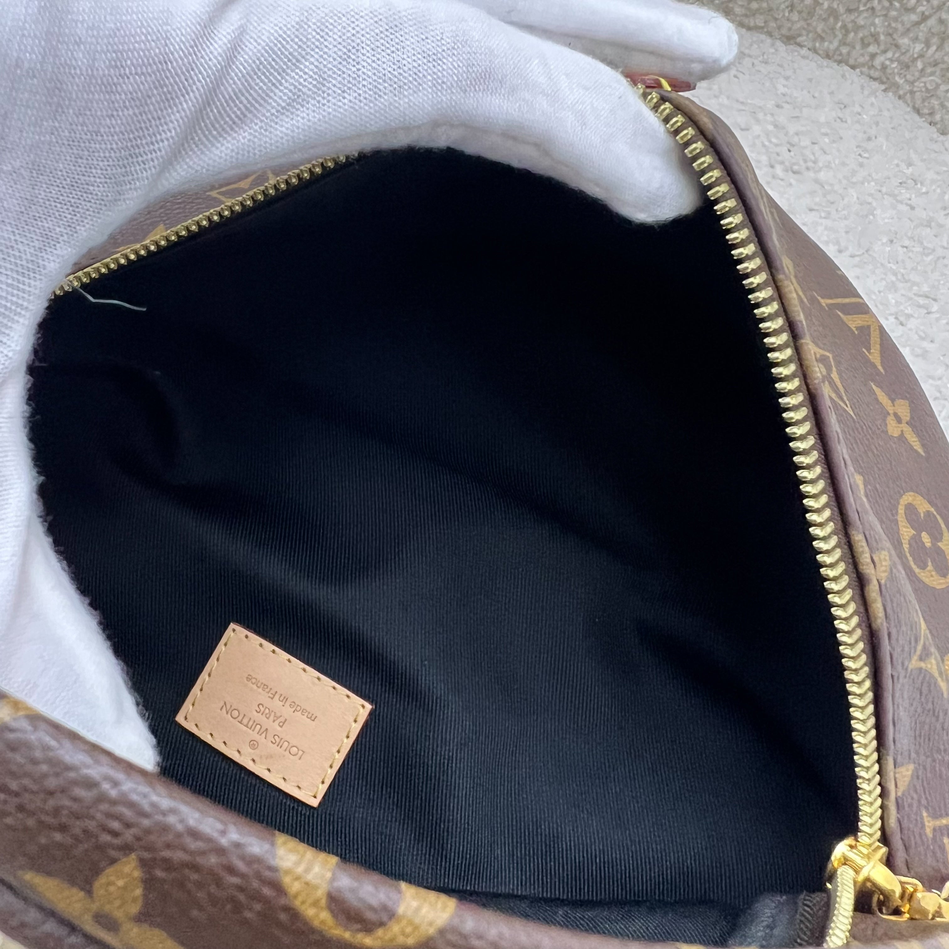 LV Bumbag in Monogram Canvas and GHW