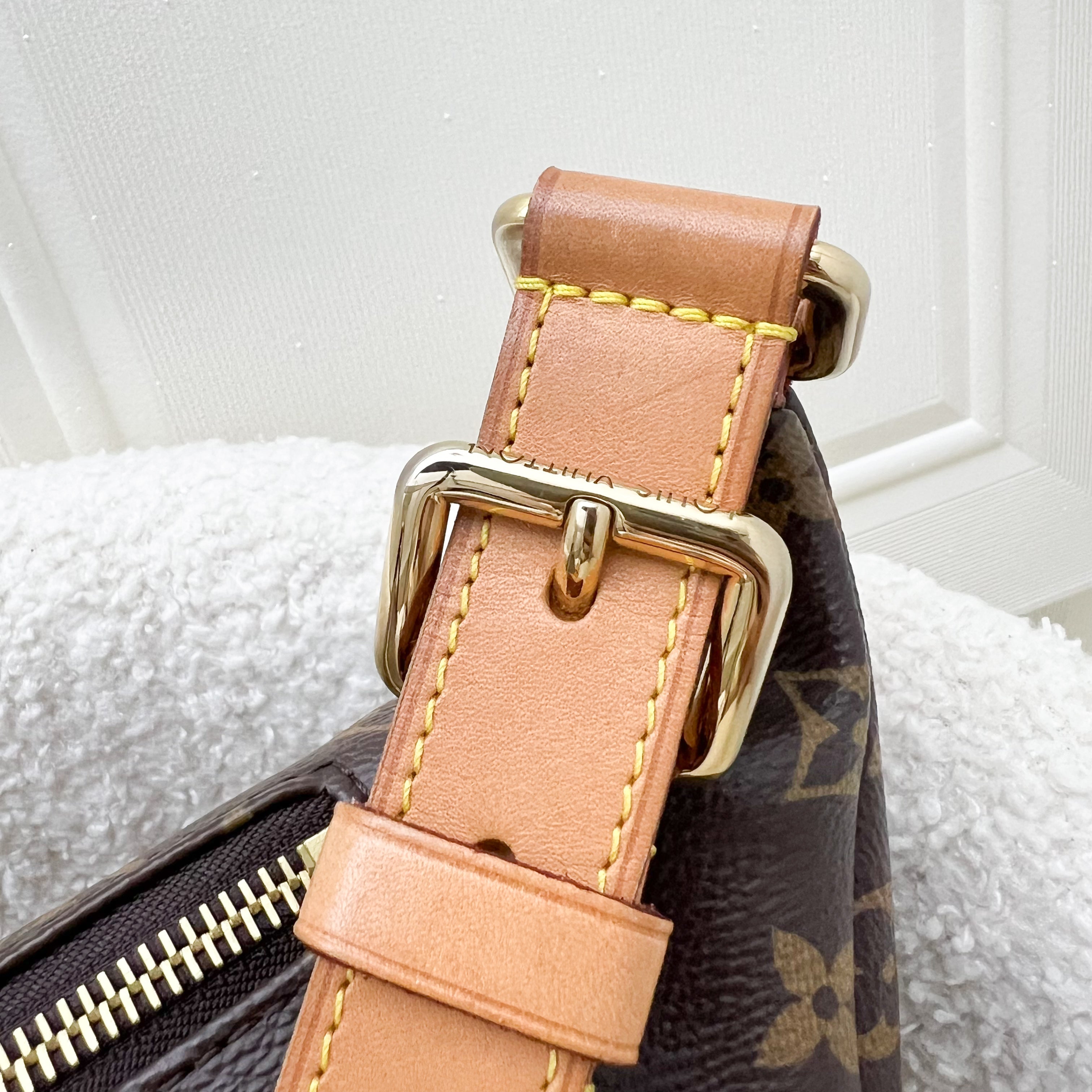 LV Bumbag in Monogram Canvas and GHW