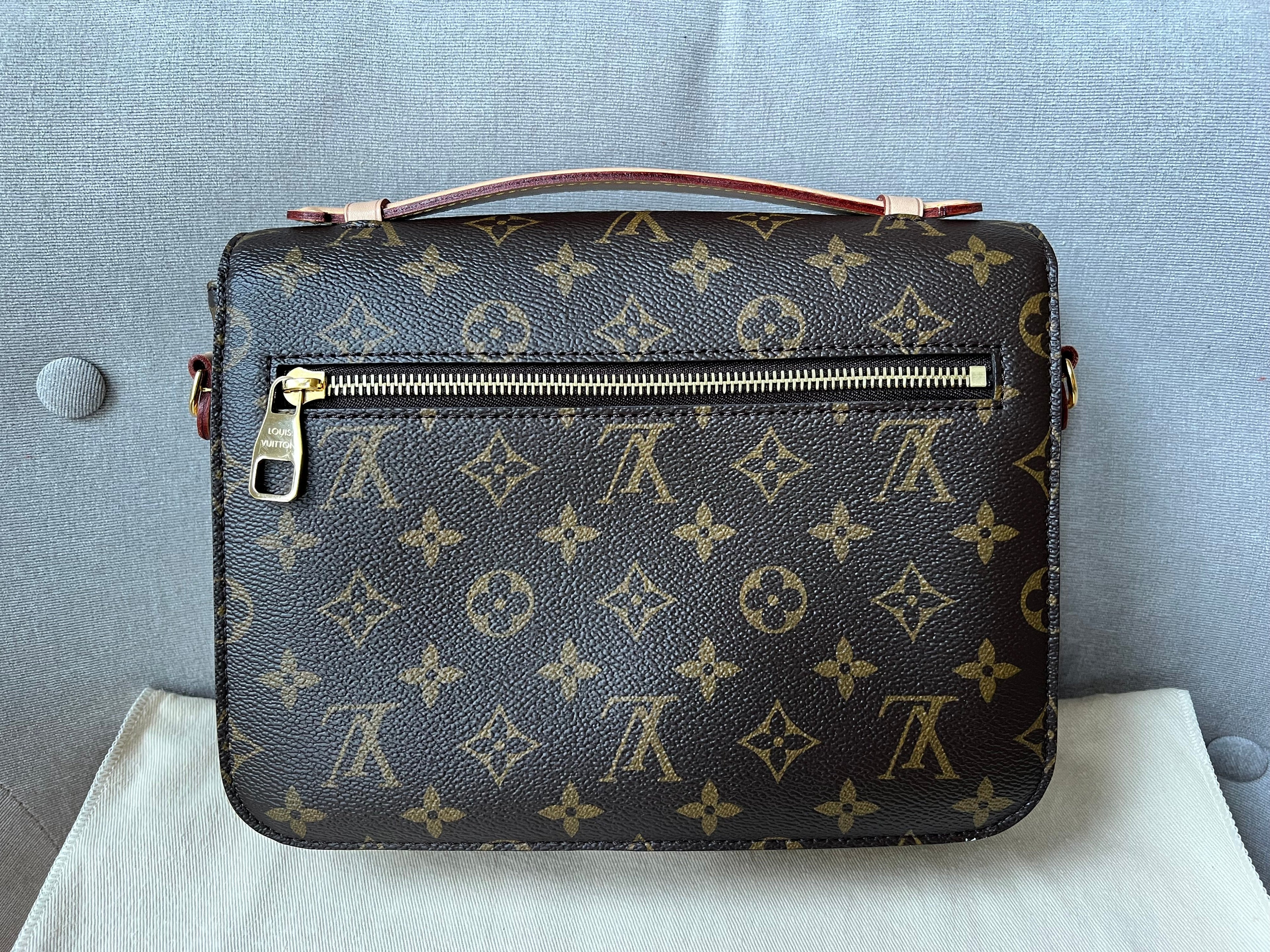 Louis Vuitton Pochette Metis Monogram (RRP £1,970)