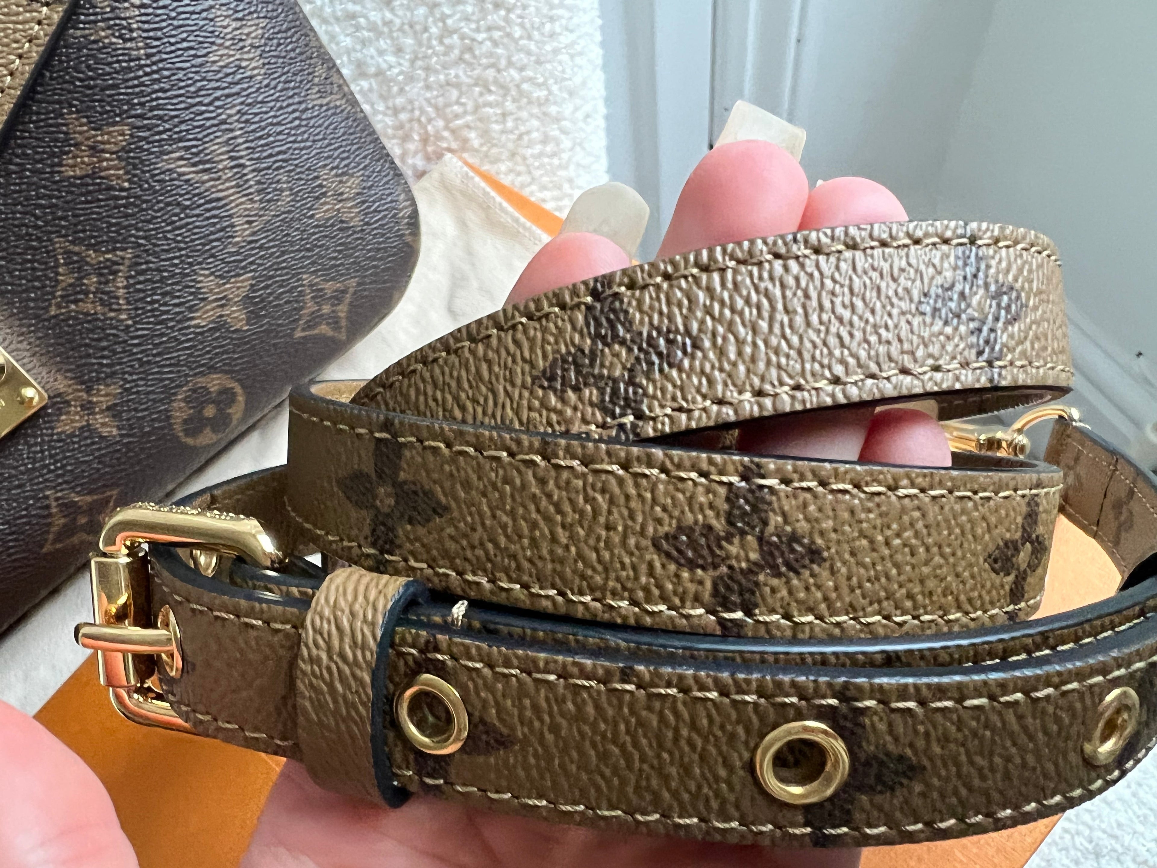 Louis Vuitton Pochette Metis Reverse Monogram (RRP £2,000)