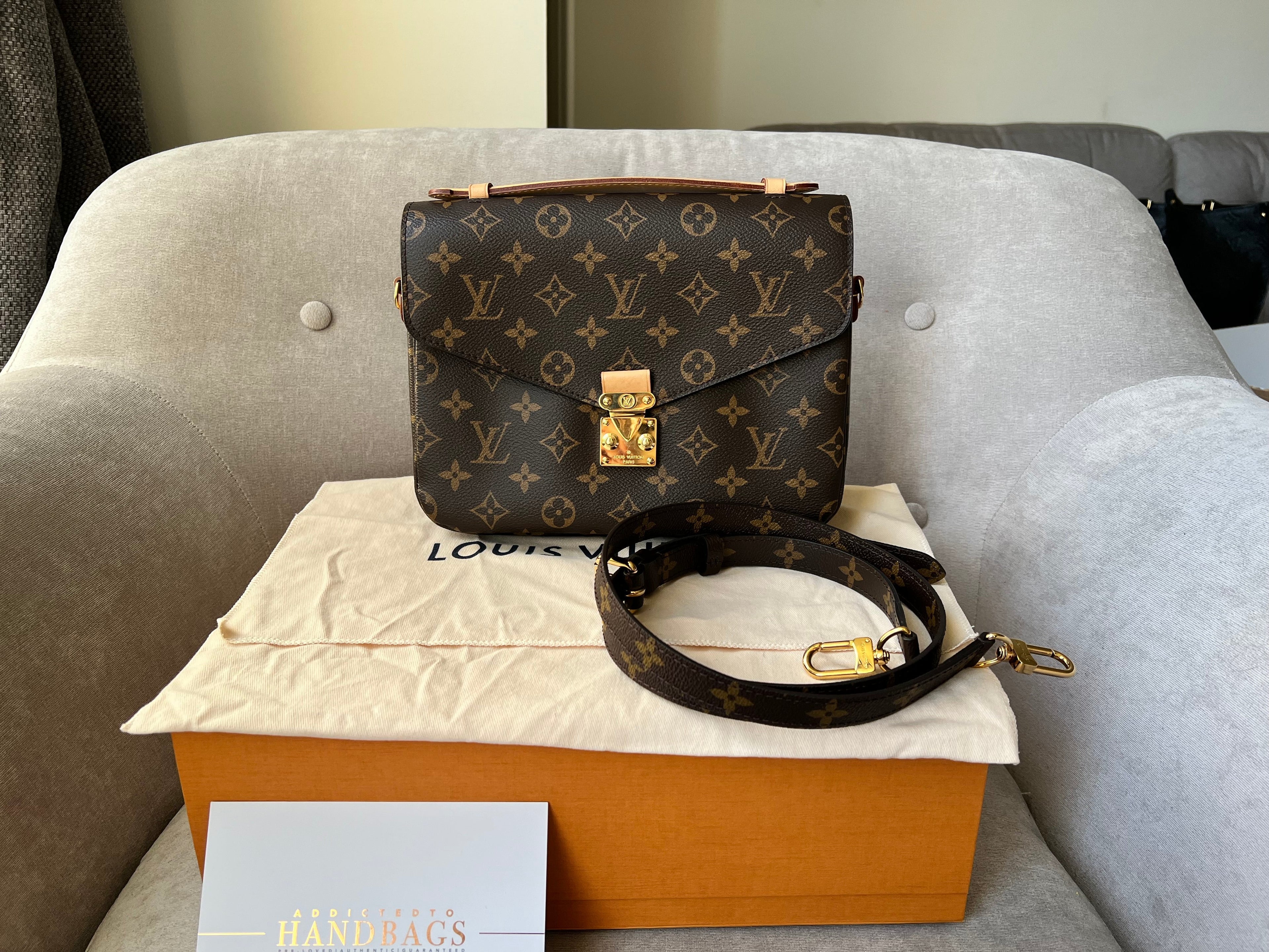 Louis Vuitton Pochette Metis Monogram (RRP £1,970)