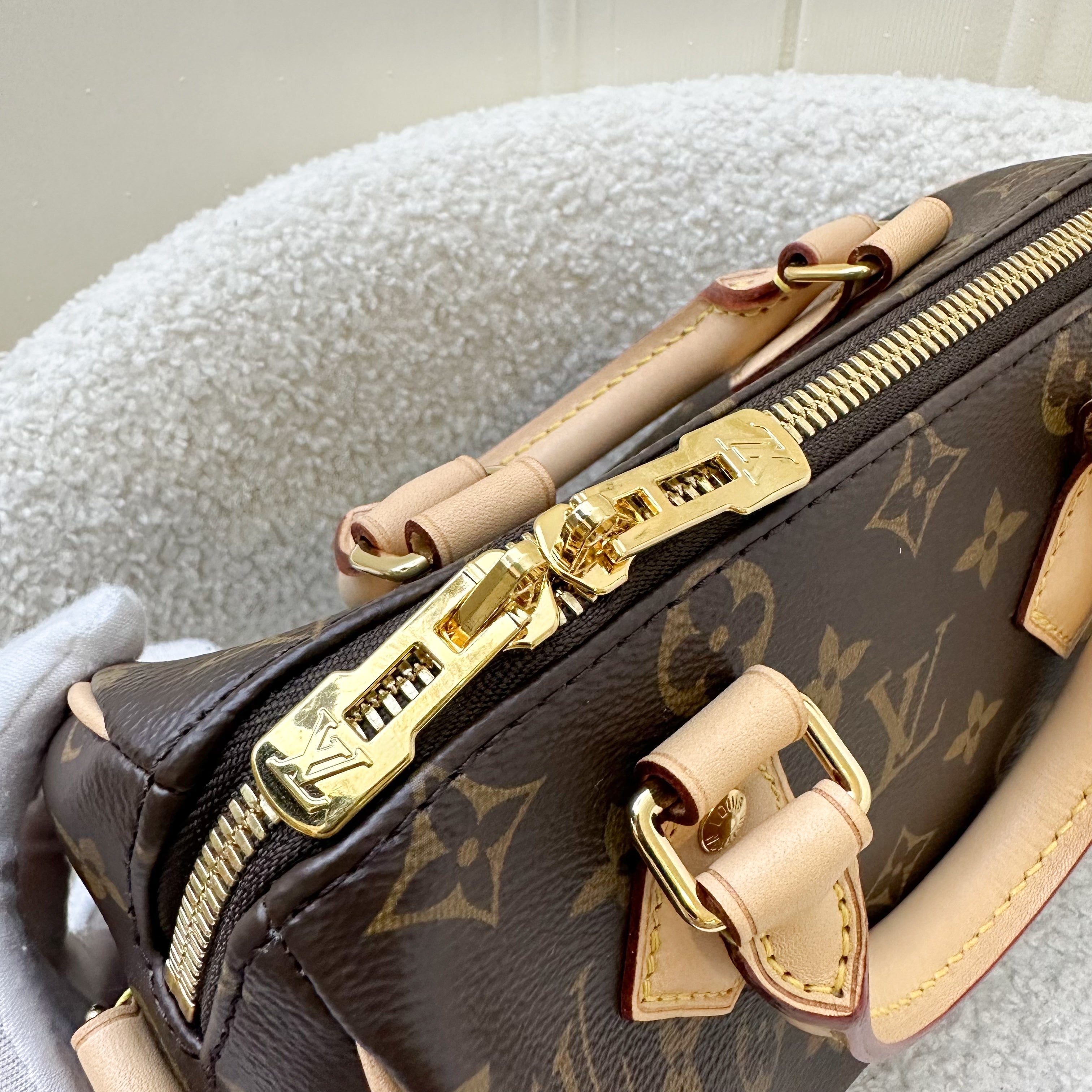 LV Speedy Bandouliere 20 in Monogram Canvas and Black Patterned Strap (Non-adjustable)