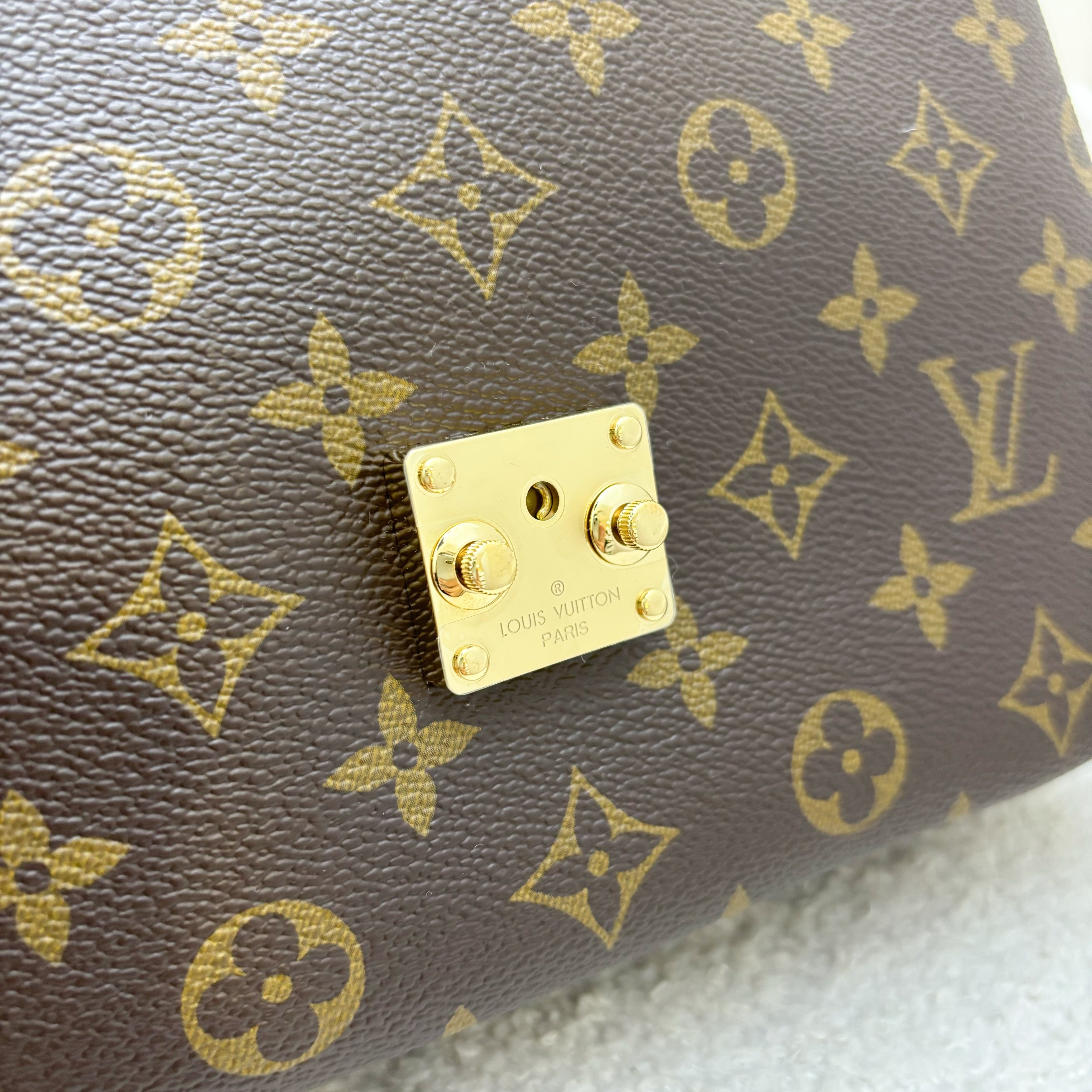 LV Pochette Metis in Reverse Monogram Canvas, Black Leather and GHW