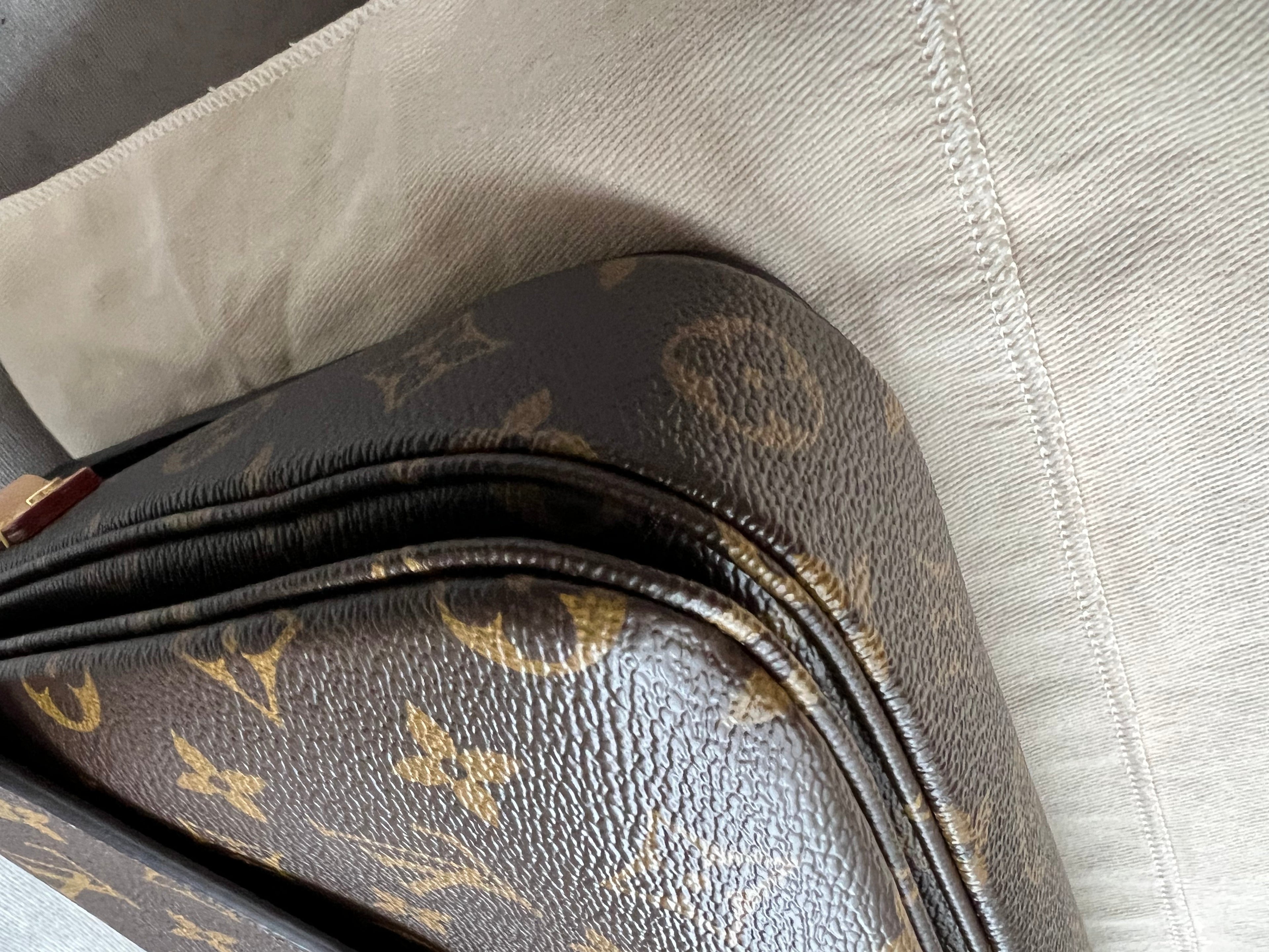 Louis Vuitton Pochette Metis Monogram (RRP £1,970)