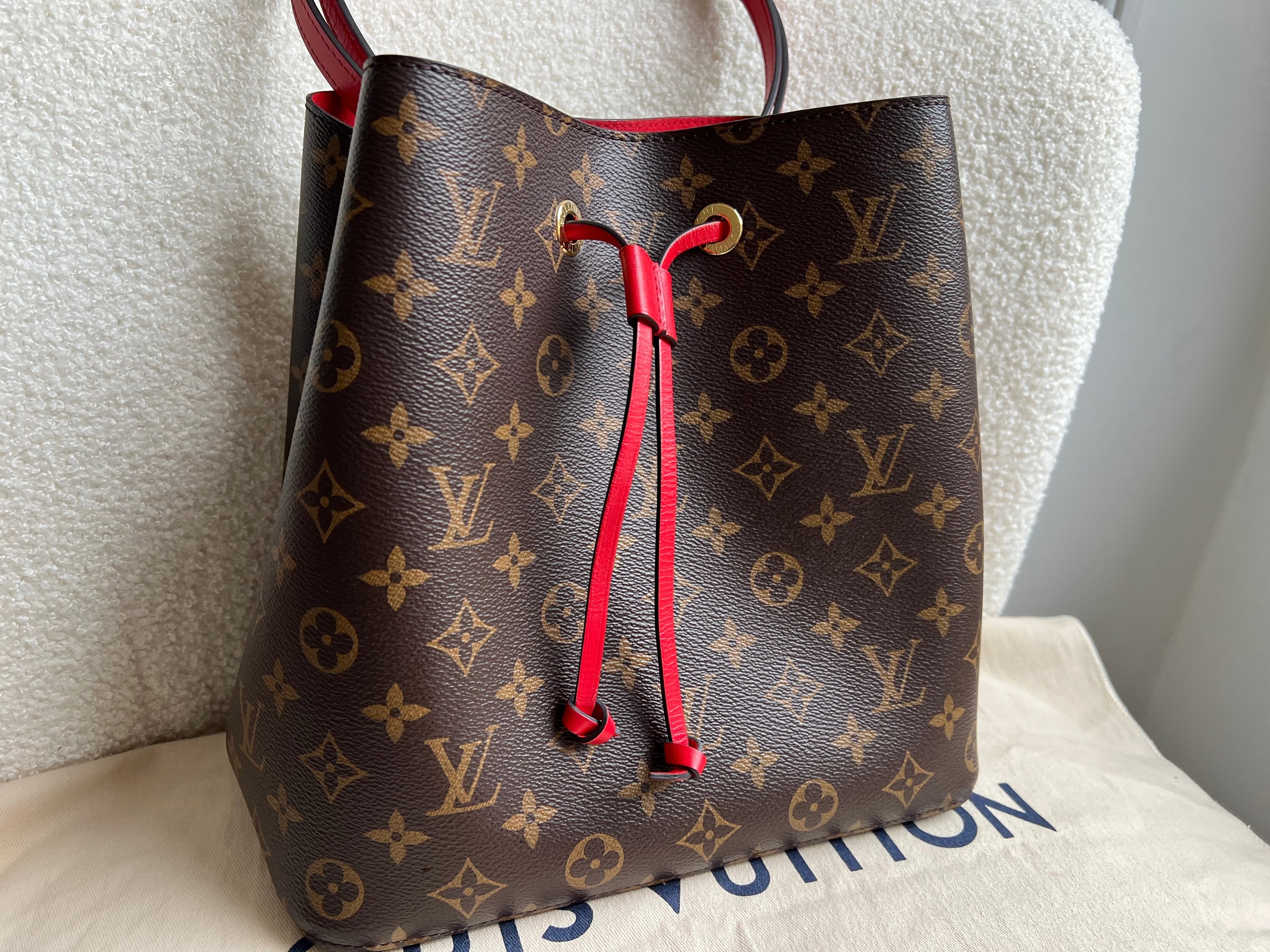 Louis Vuitton Neo Noe Monogram (RRP £1,560)