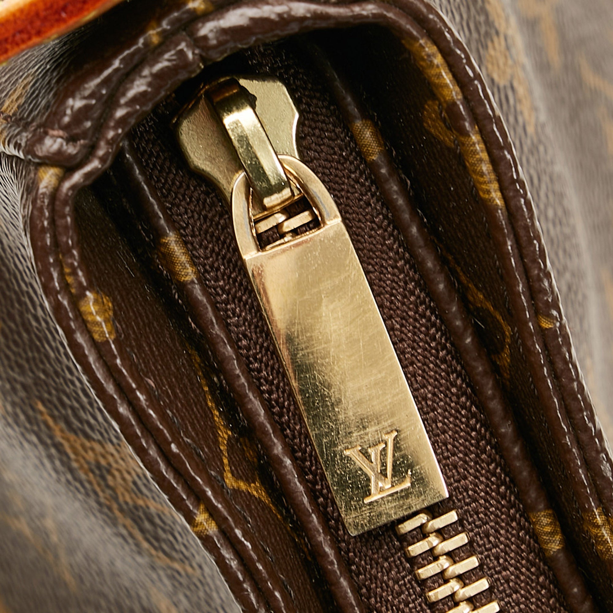 Louis Vuitton Looping MM Monogram Canvas