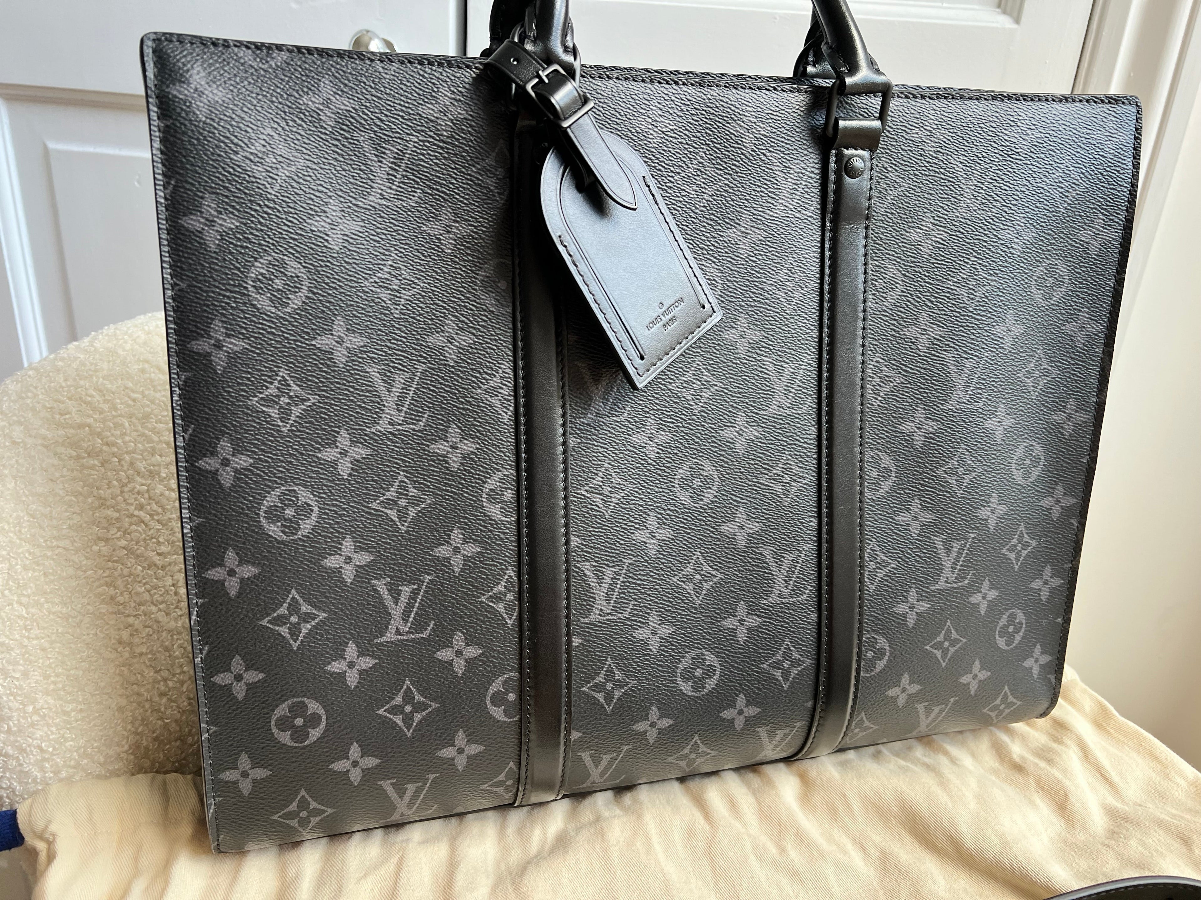 Louis Vuitton Sac Plat Horizontal Zippe Monogram Eclipse (RRP £2060)