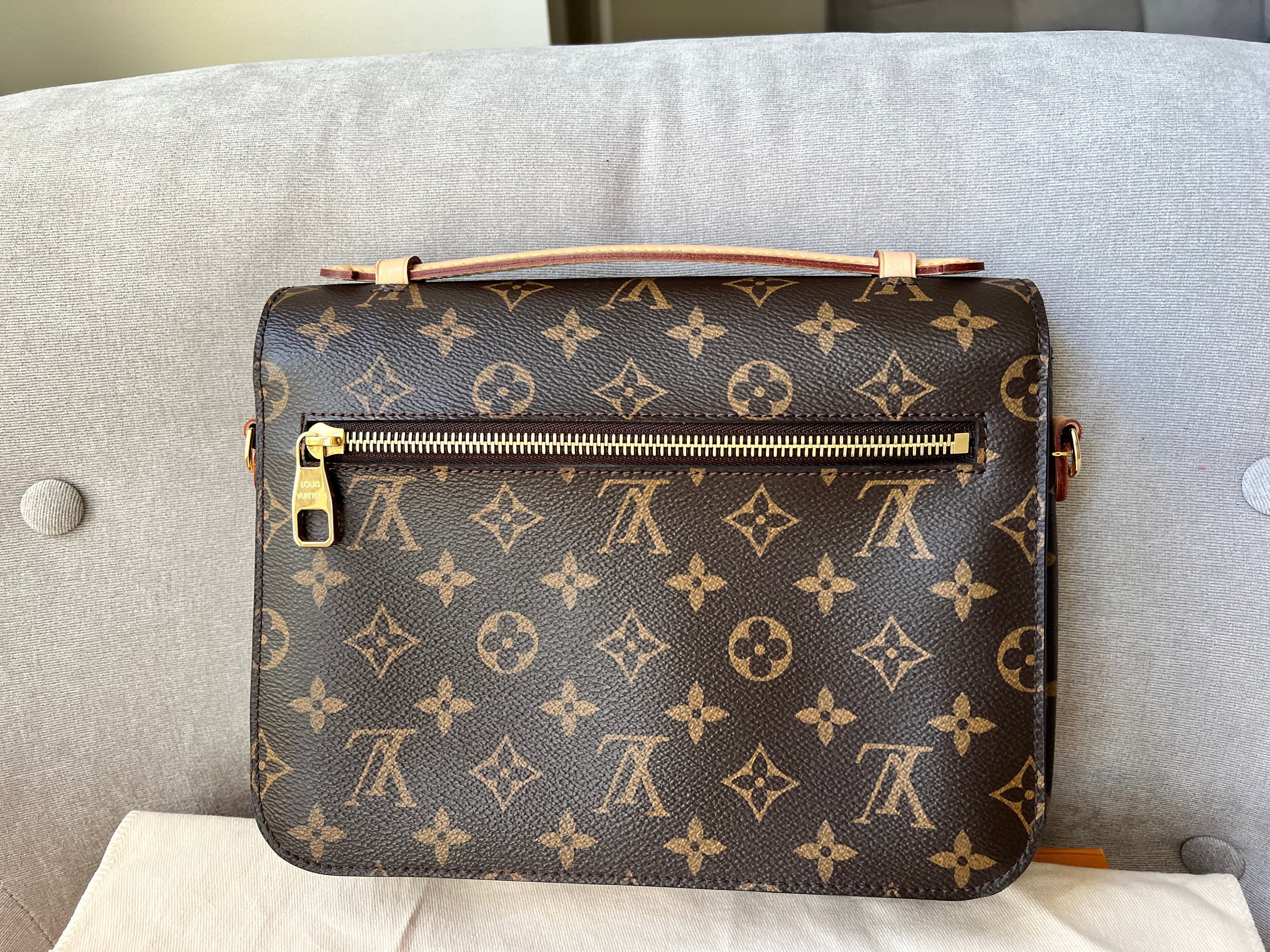 Louis Vuitton Pochette Metis Monogram (RRP £1,970)